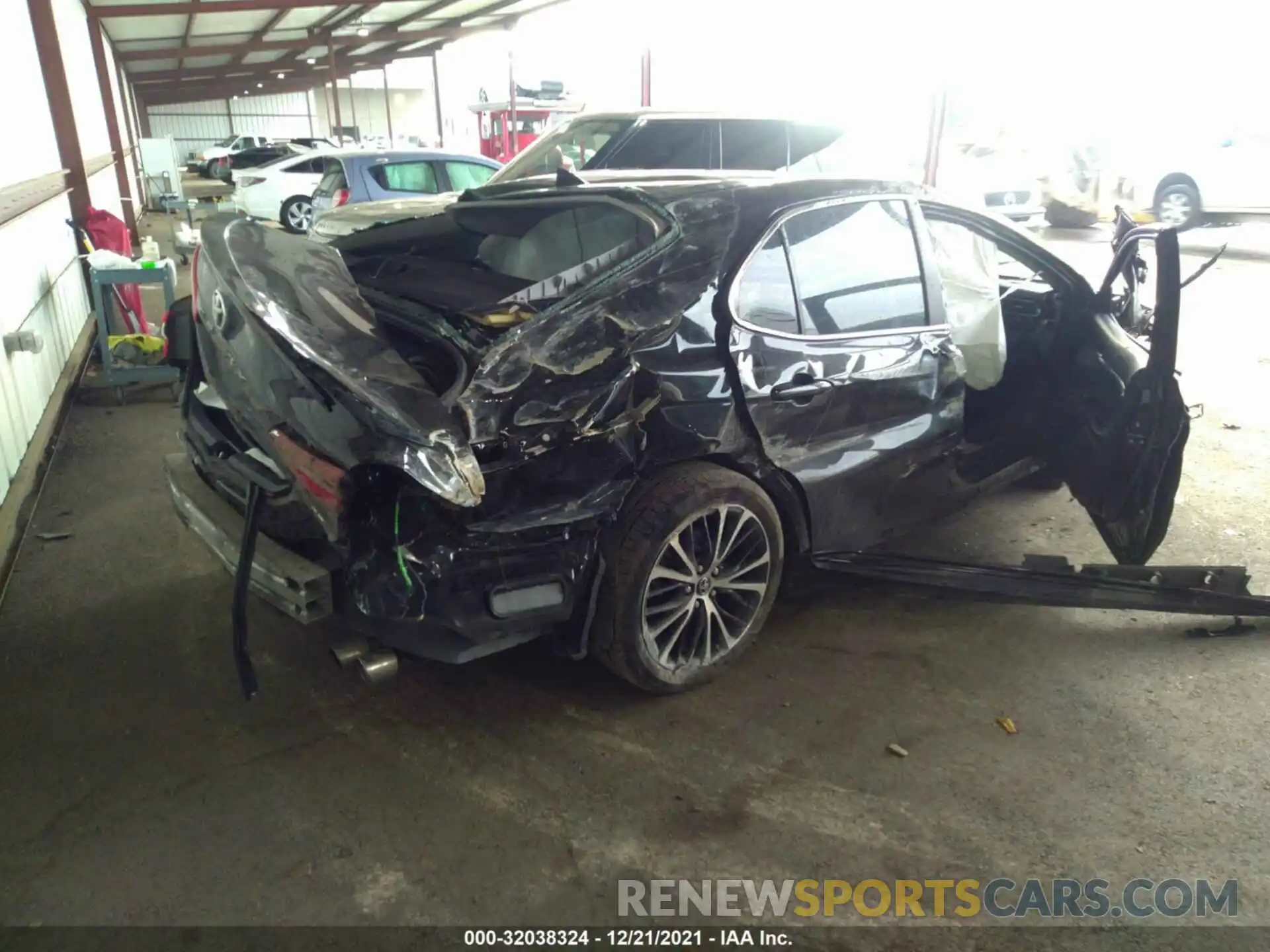 4 Photograph of a damaged car 4T1B11HK8KU761500 TOYOTA CAMRY 2019