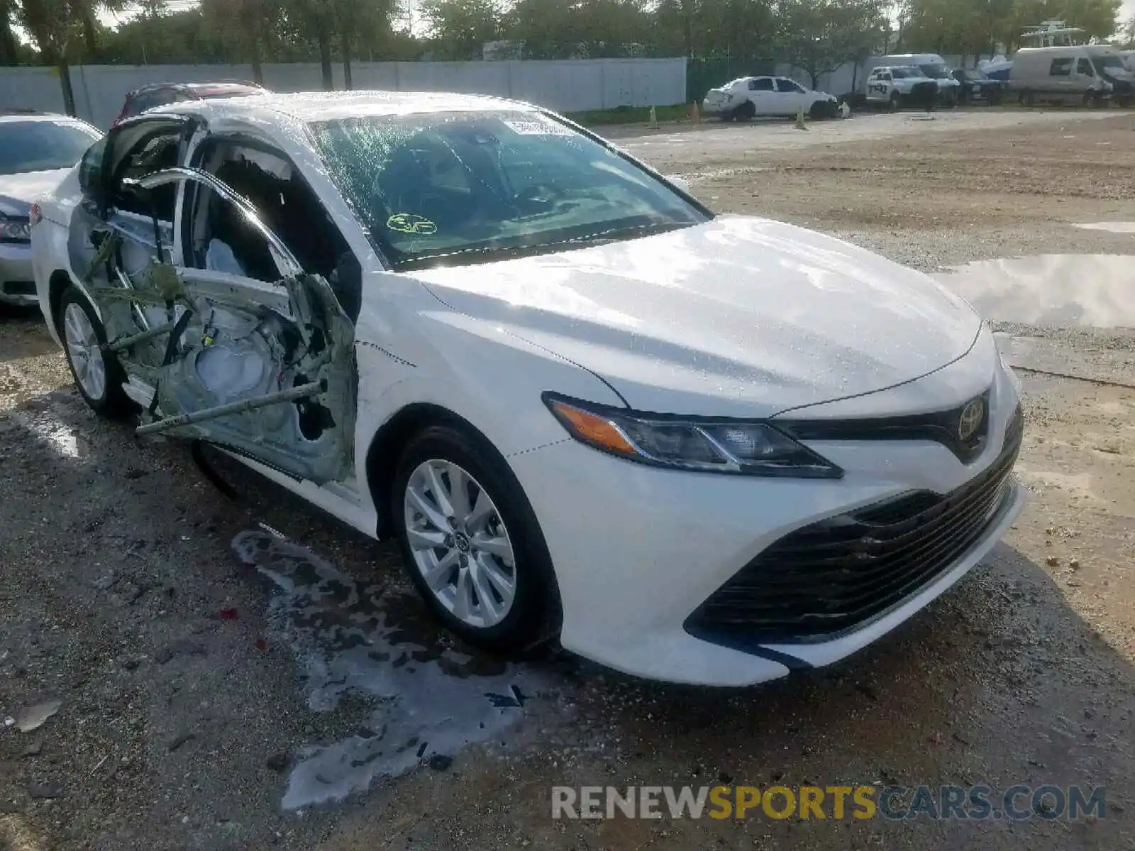 1 Photograph of a damaged car 4T1B11HK8KU763778 TOYOTA CAMRY 2019