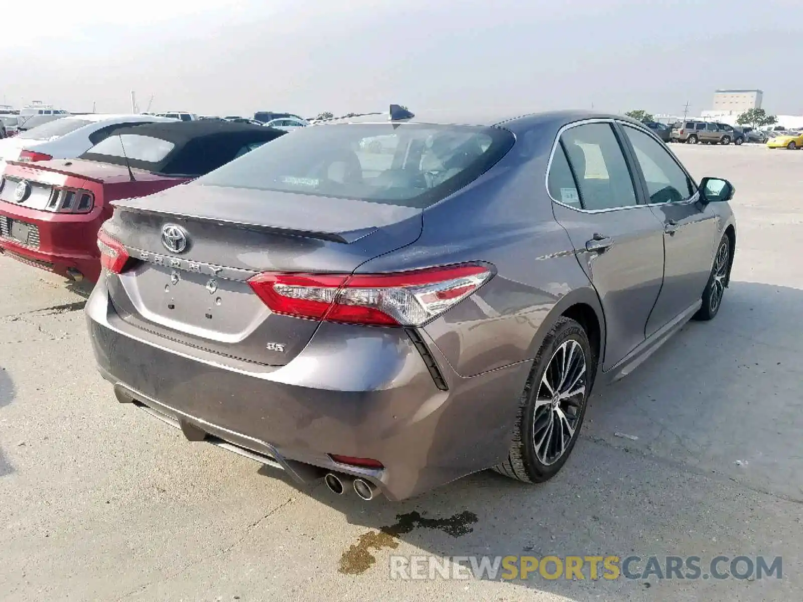 4 Photograph of a damaged car 4T1B11HK8KU764428 TOYOTA CAMRY 2019