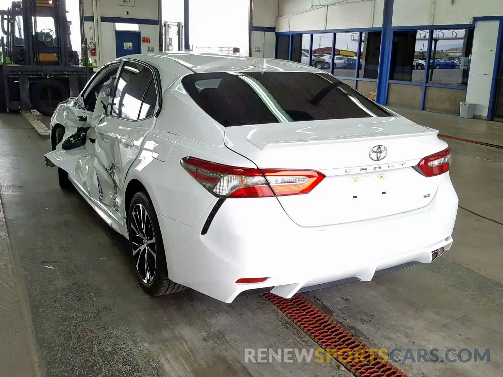 3 Photograph of a damaged car 4T1B11HK8KU765627 TOYOTA CAMRY 2019