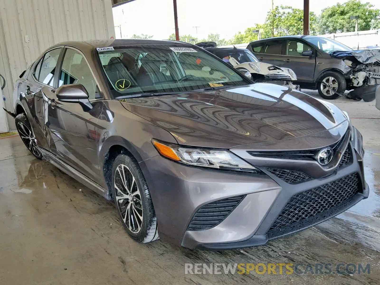 1 Photograph of a damaged car 4T1B11HK8KU766065 TOYOTA CAMRY 2019