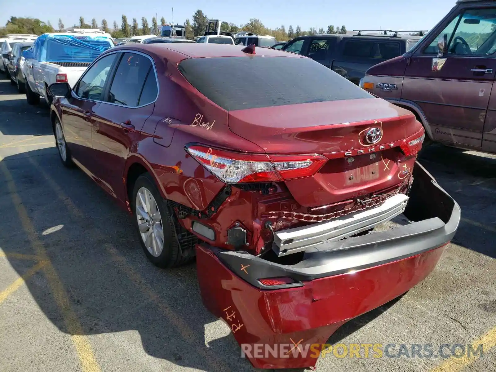 3 Фотография поврежденного автомобиля 4T1B11HK8KU766616 TOYOTA CAMRY 2019