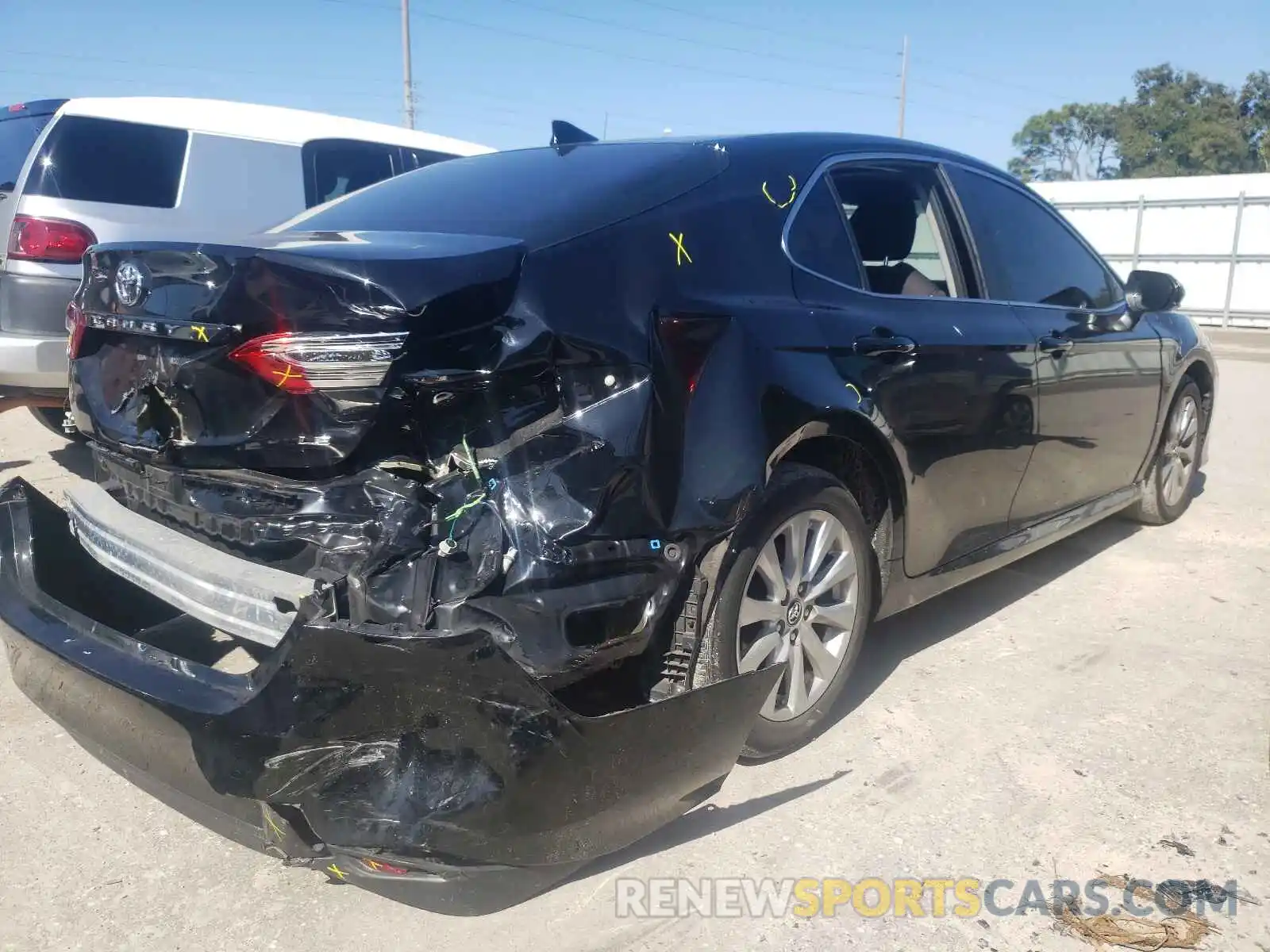 4 Photograph of a damaged car 4T1B11HK8KU767748 TOYOTA CAMRY 2019