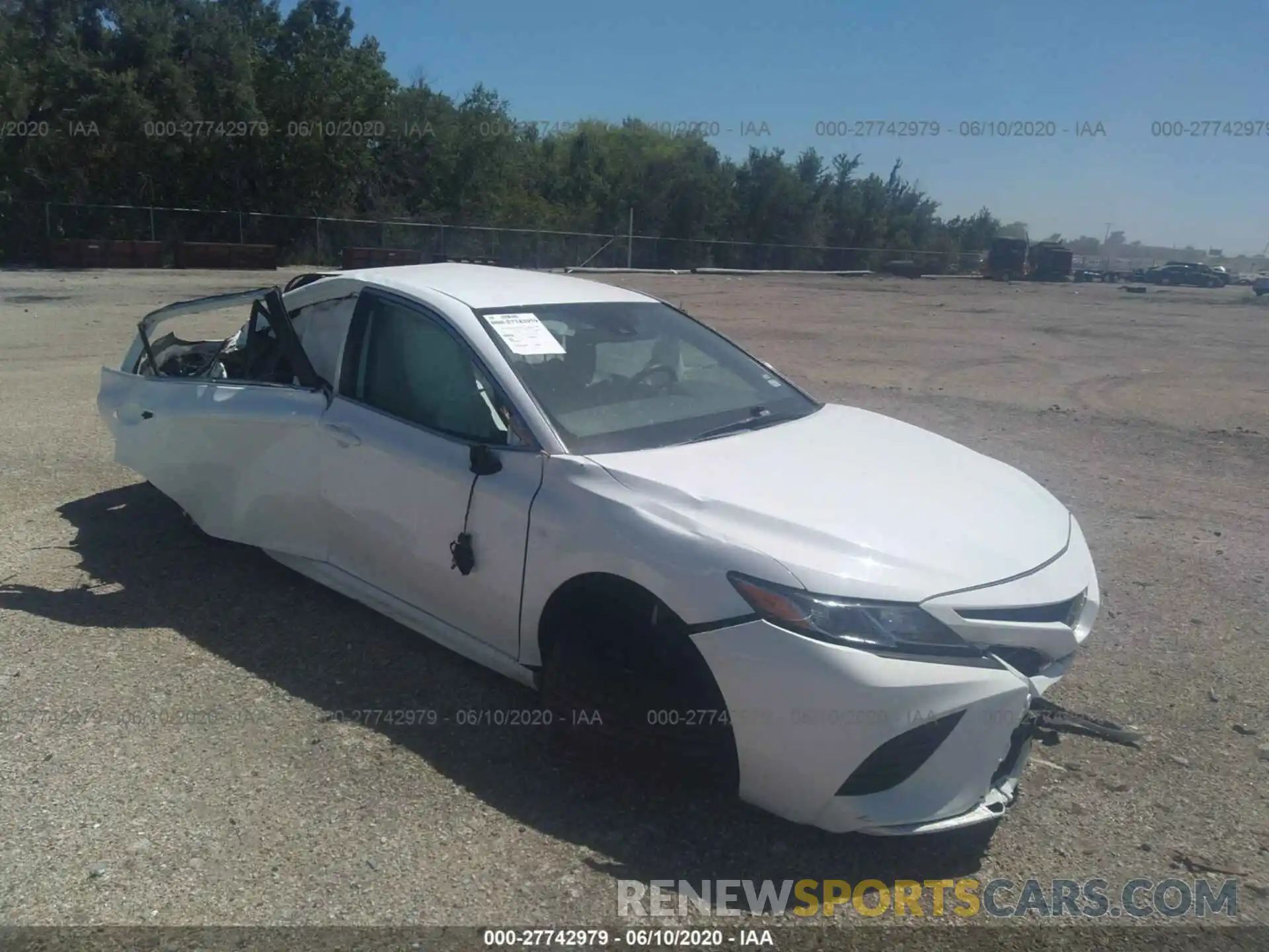 1 Photograph of a damaged car 4T1B11HK8KU770066 TOYOTA CAMRY 2019