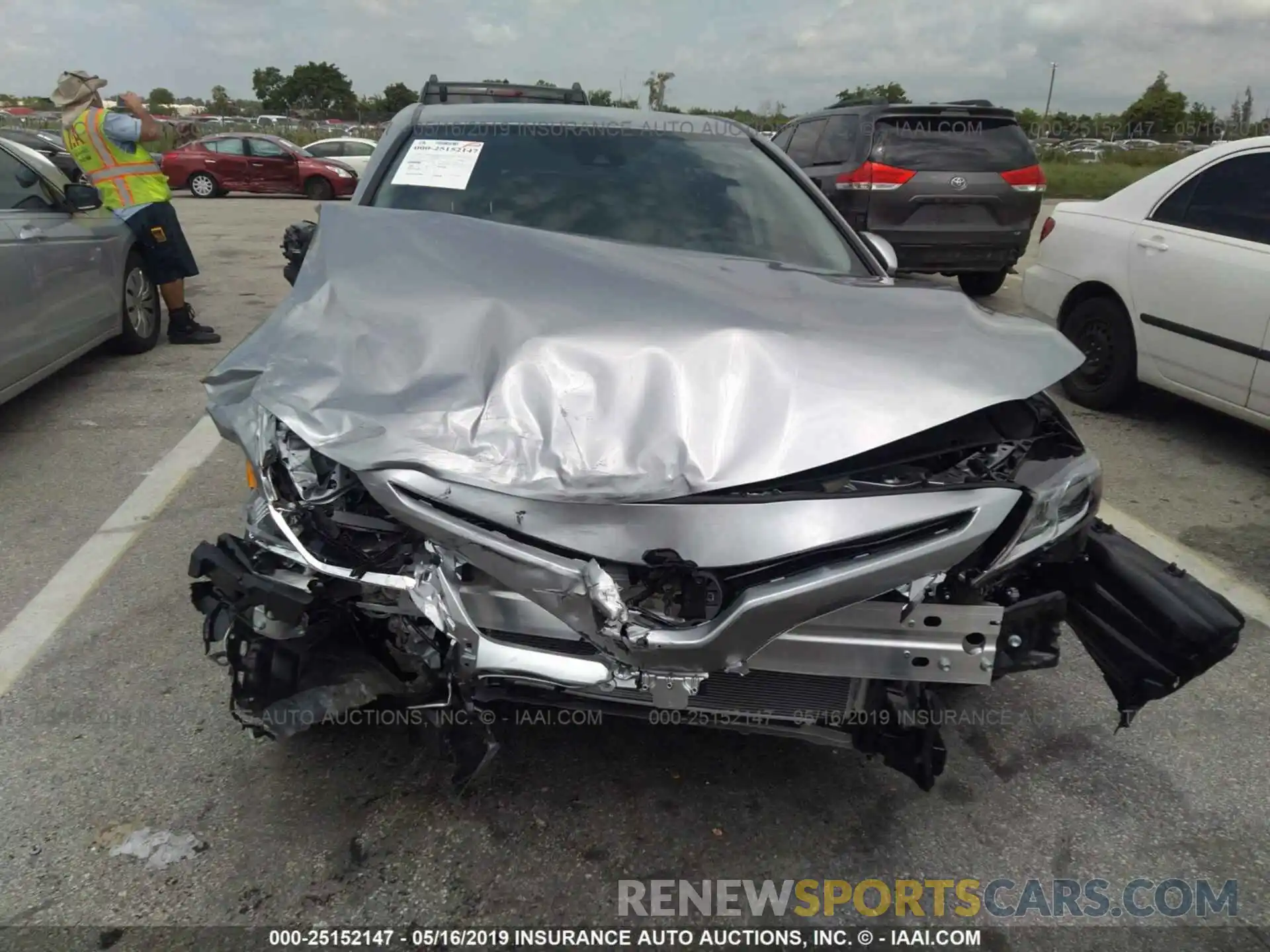 6 Photograph of a damaged car 4T1B11HK8KU770262 TOYOTA CAMRY 2019