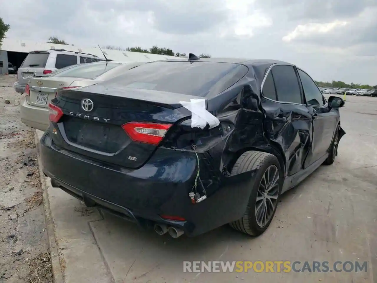 4 Photograph of a damaged car 4T1B11HK8KU770357 TOYOTA CAMRY 2019