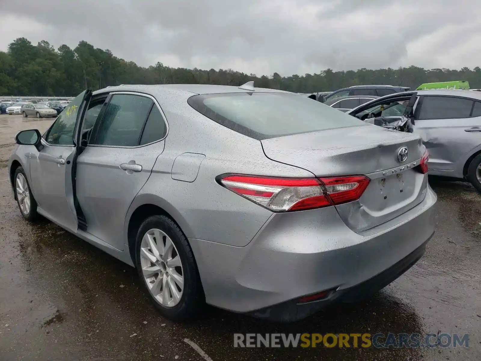 3 Photograph of a damaged car 4T1B11HK8KU771444 TOYOTA CAMRY 2019