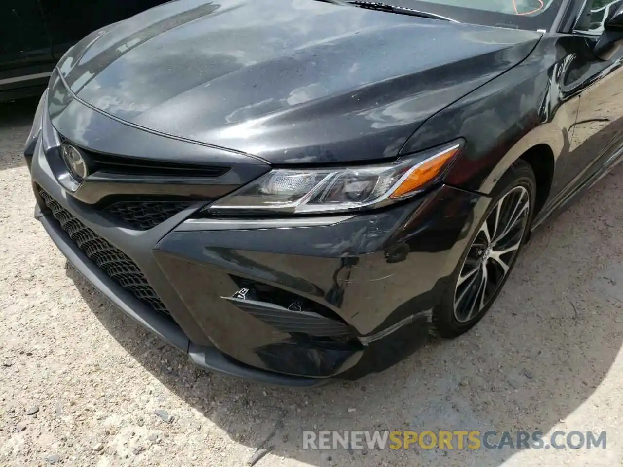 9 Photograph of a damaged car 4T1B11HK8KU772576 TOYOTA CAMRY 2019