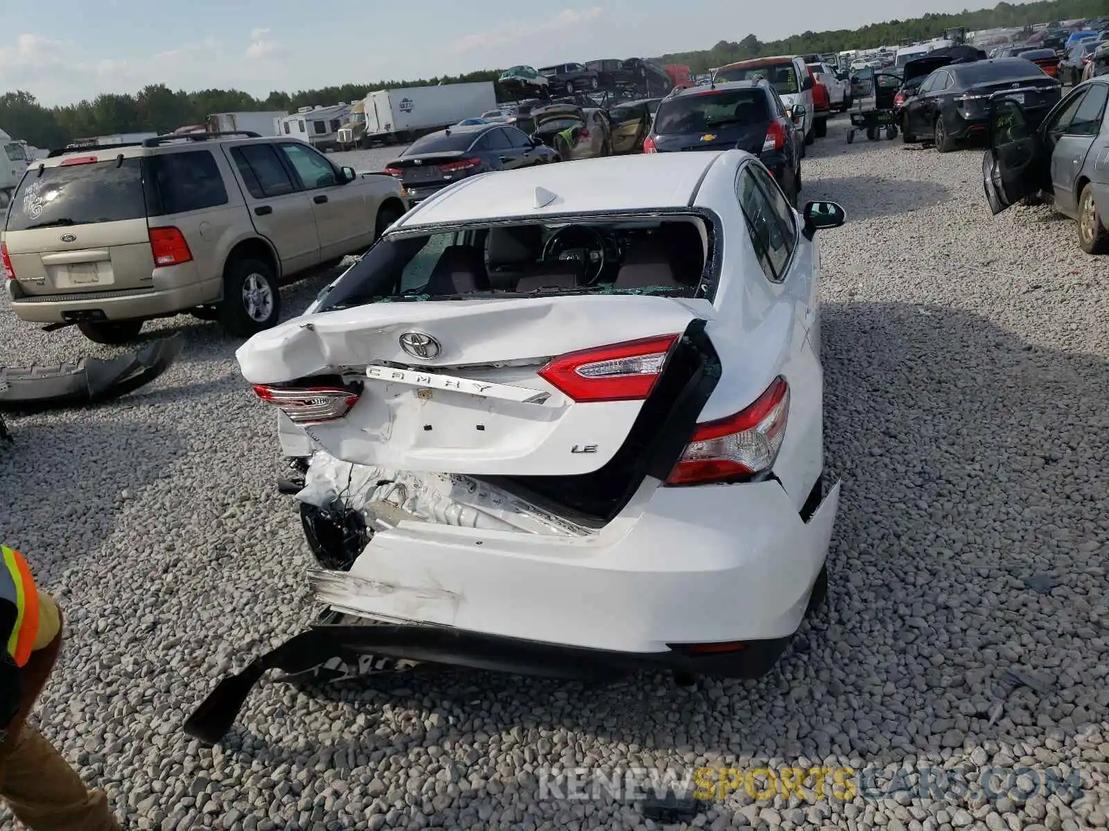 9 Photograph of a damaged car 4T1B11HK8KU774392 TOYOTA CAMRY 2019