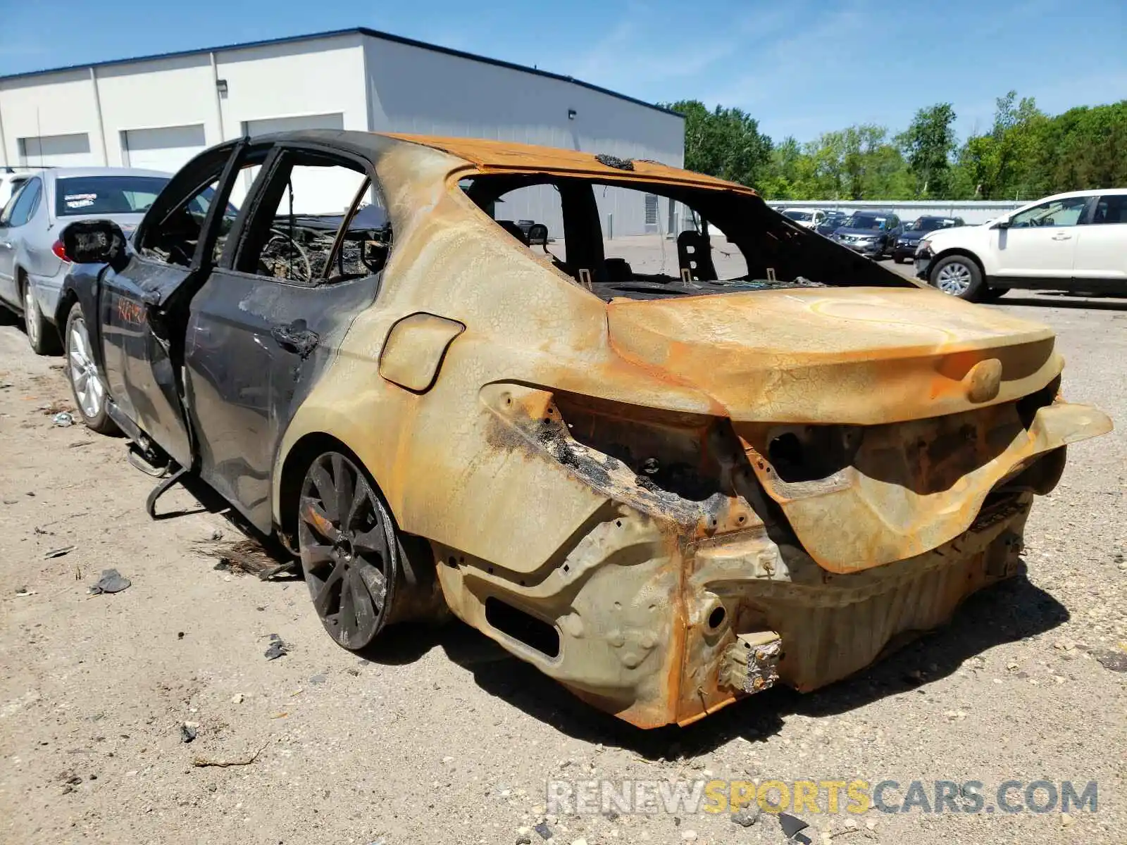 3 Photograph of a damaged car 4T1B11HK8KU776028 TOYOTA CAMRY 2019