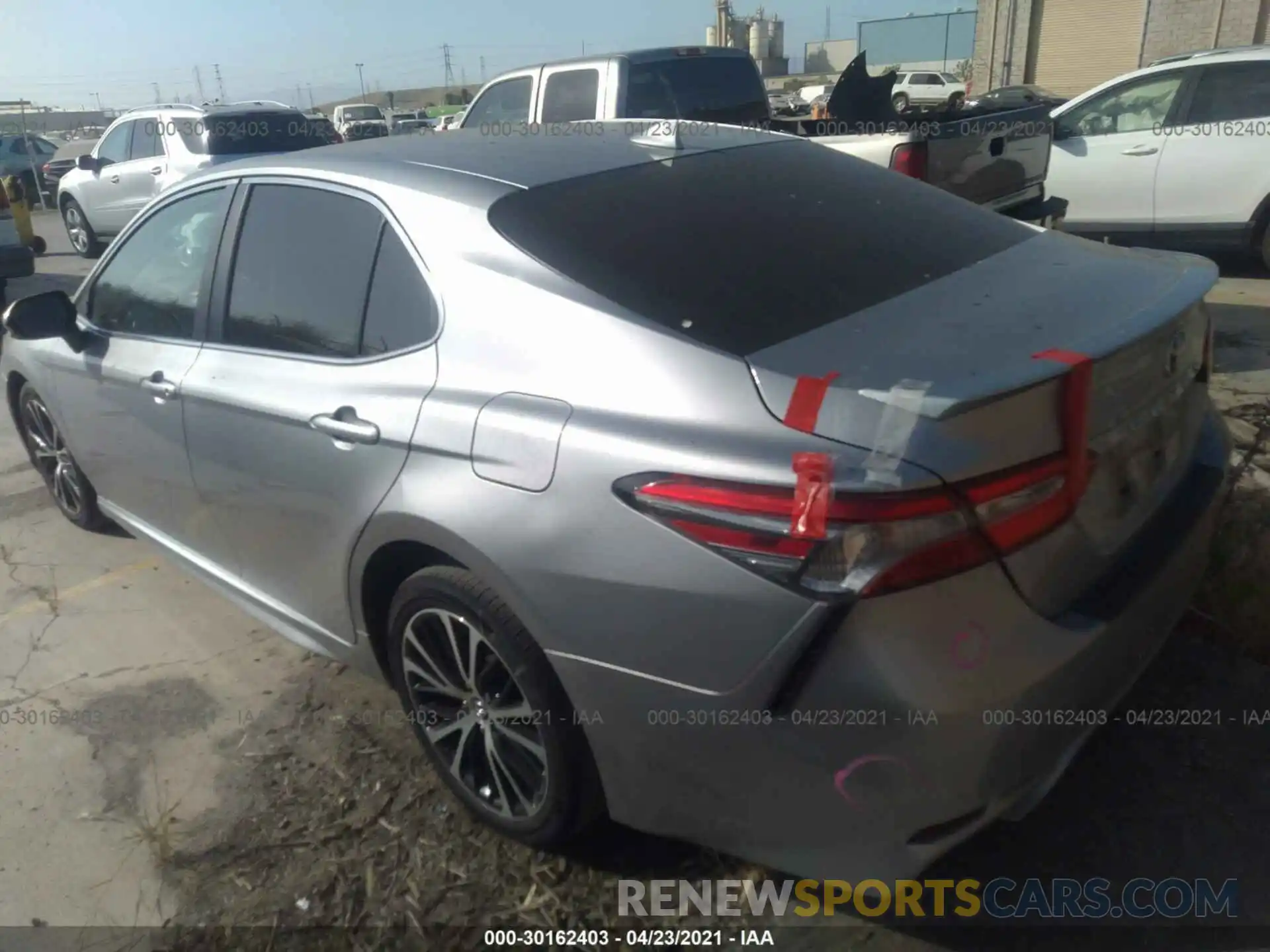 3 Photograph of a damaged car 4T1B11HK8KU779138 TOYOTA CAMRY 2019