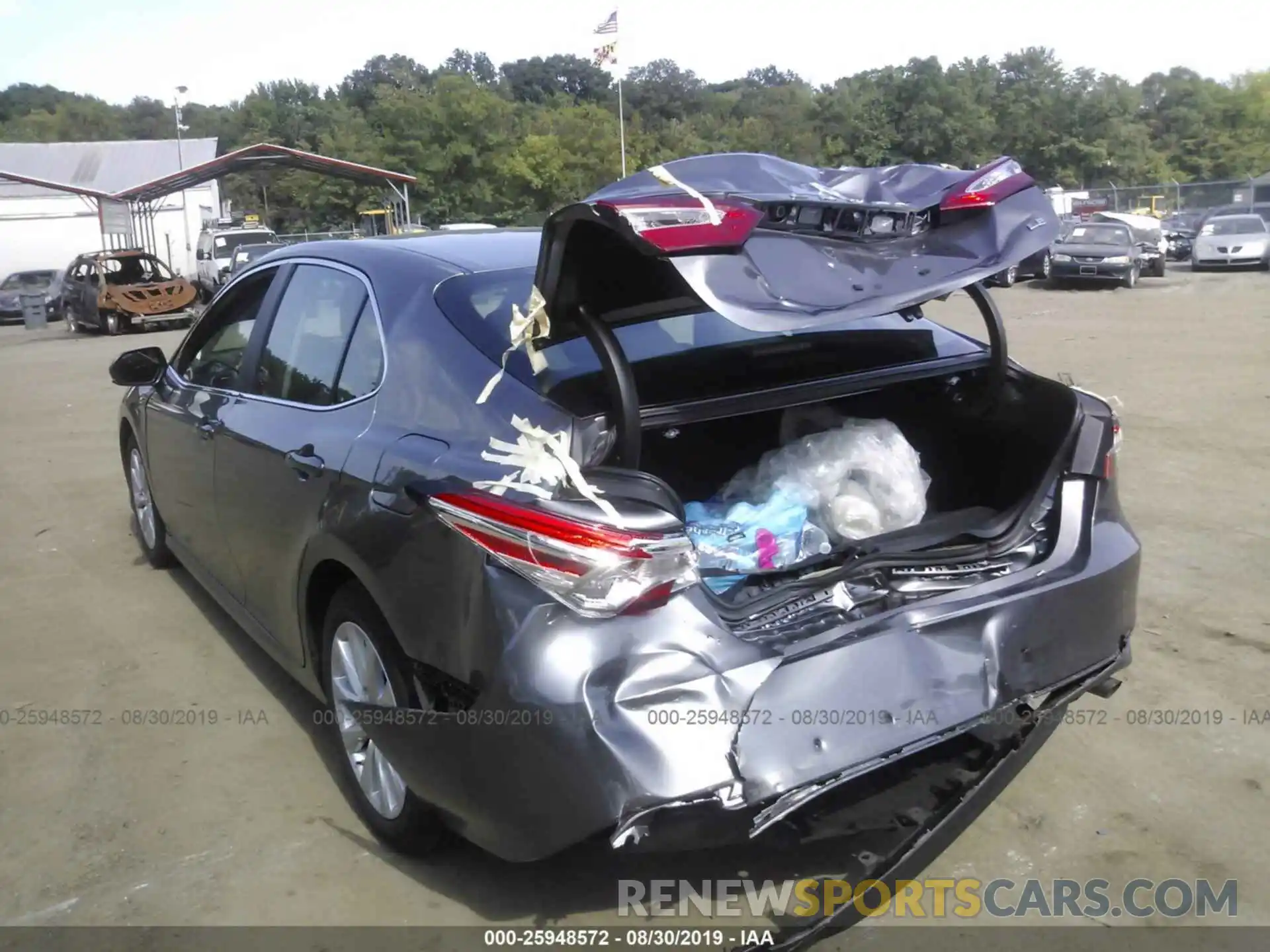 3 Photograph of a damaged car 4T1B11HK8KU780872 TOYOTA CAMRY 2019