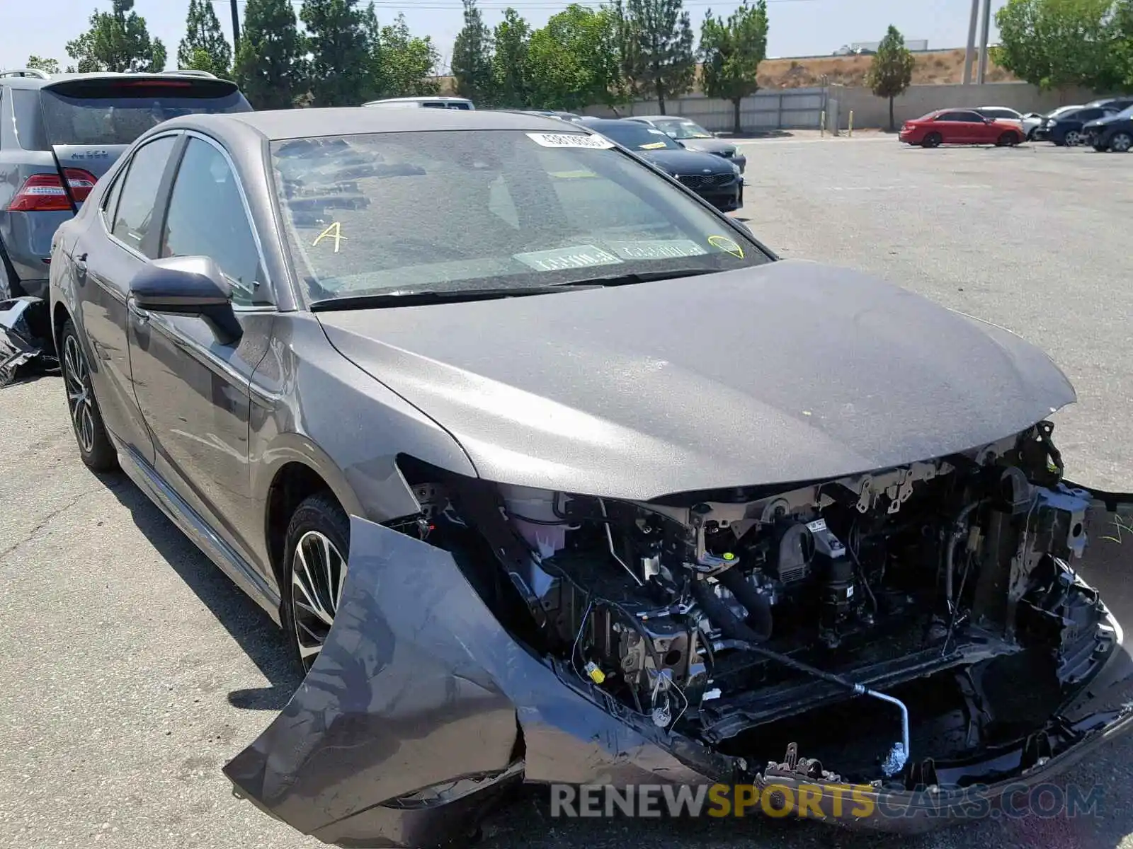 1 Photograph of a damaged car 4T1B11HK8KU781228 TOYOTA CAMRY 2019