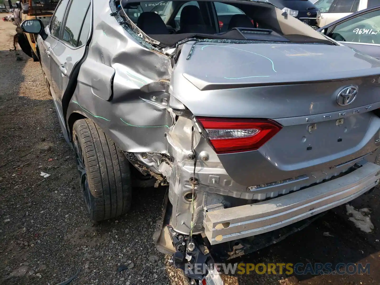 9 Photograph of a damaged car 4T1B11HK8KU781245 TOYOTA CAMRY 2019