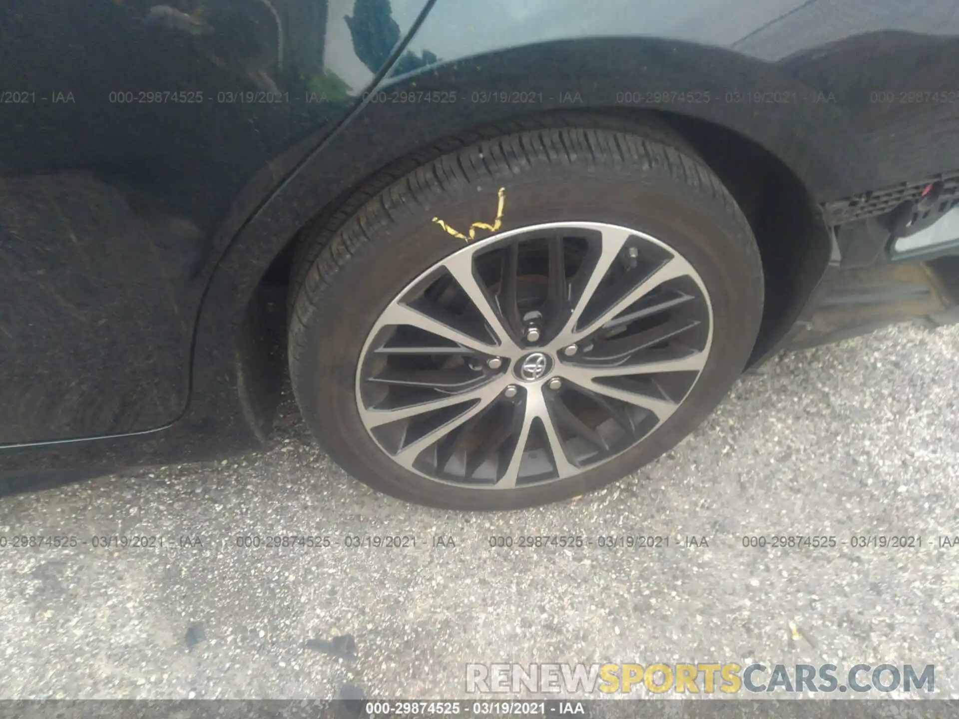 13 Photograph of a damaged car 4T1B11HK8KU781701 TOYOTA CAMRY 2019