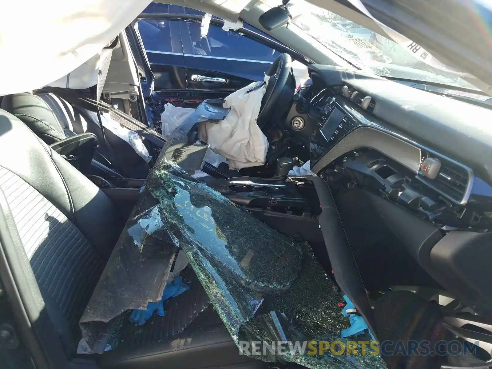 5 Photograph of a damaged car 4T1B11HK8KU783142 TOYOTA CAMRY 2019