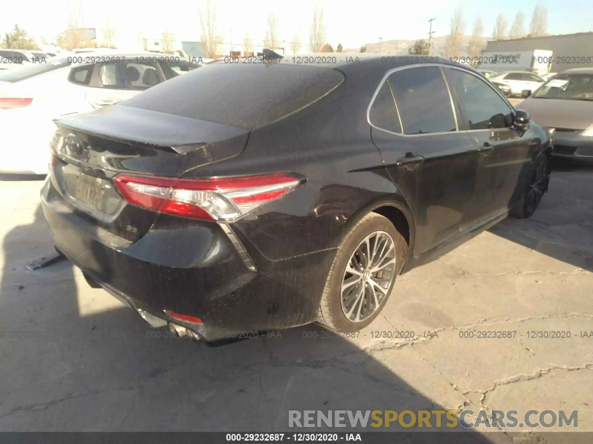 4 Фотография поврежденного автомобиля 4T1B11HK8KU784047 TOYOTA CAMRY 2019