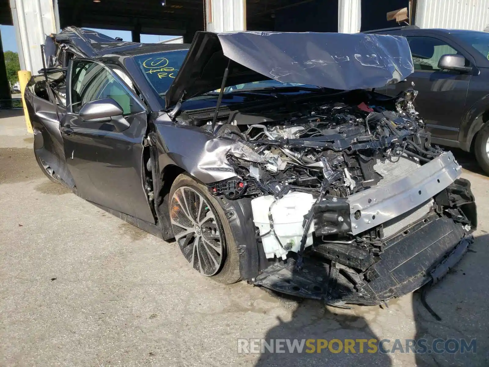 1 Photograph of a damaged car 4T1B11HK8KU784422 TOYOTA CAMRY 2019