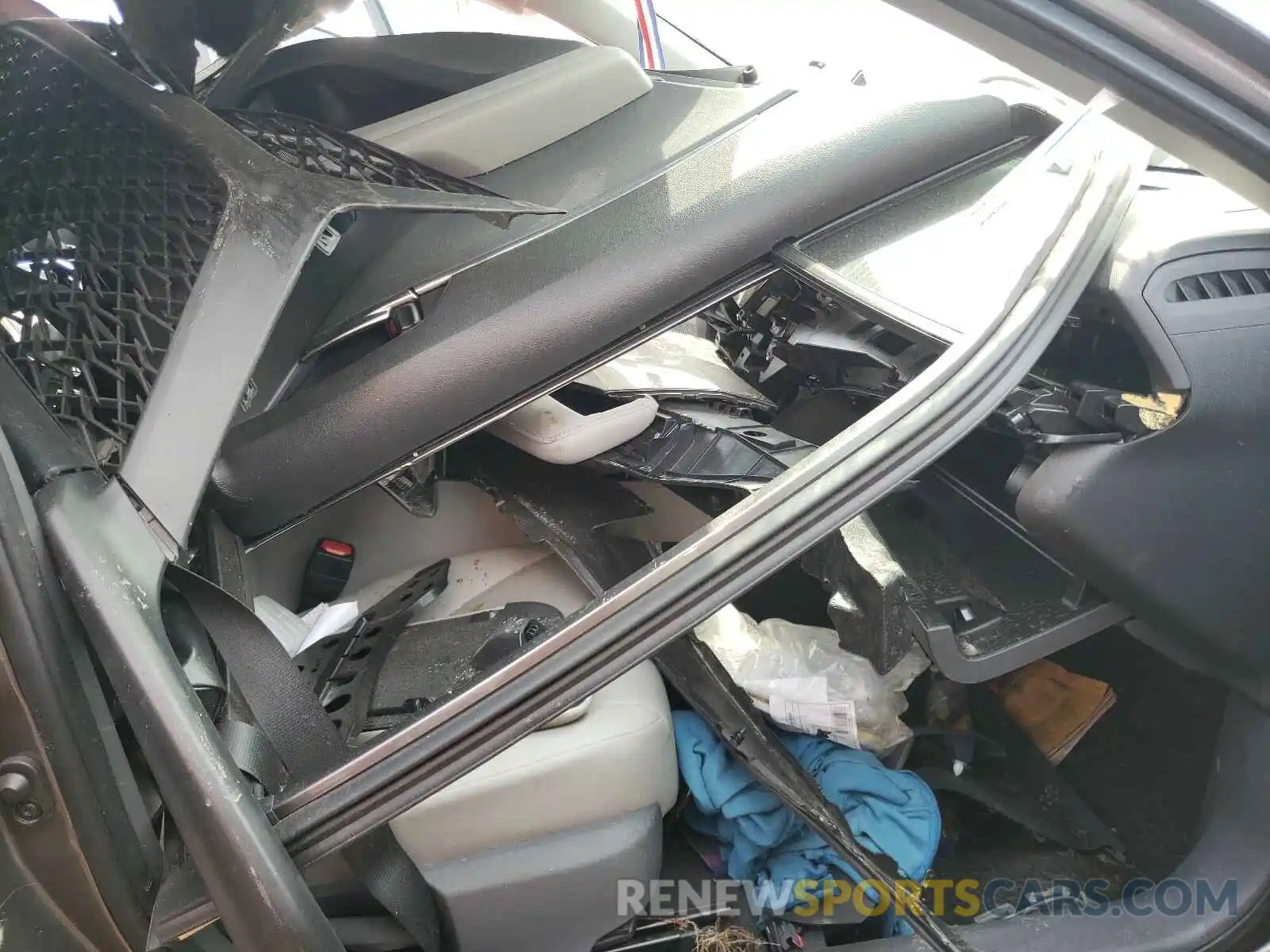 5 Photograph of a damaged car 4T1B11HK8KU784422 TOYOTA CAMRY 2019