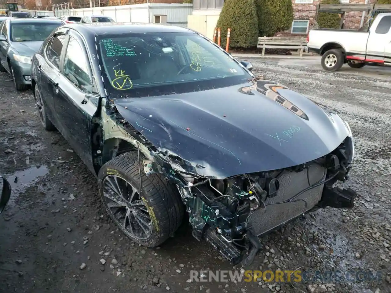 1 Photograph of a damaged car 4T1B11HK8KU785585 TOYOTA CAMRY 2019