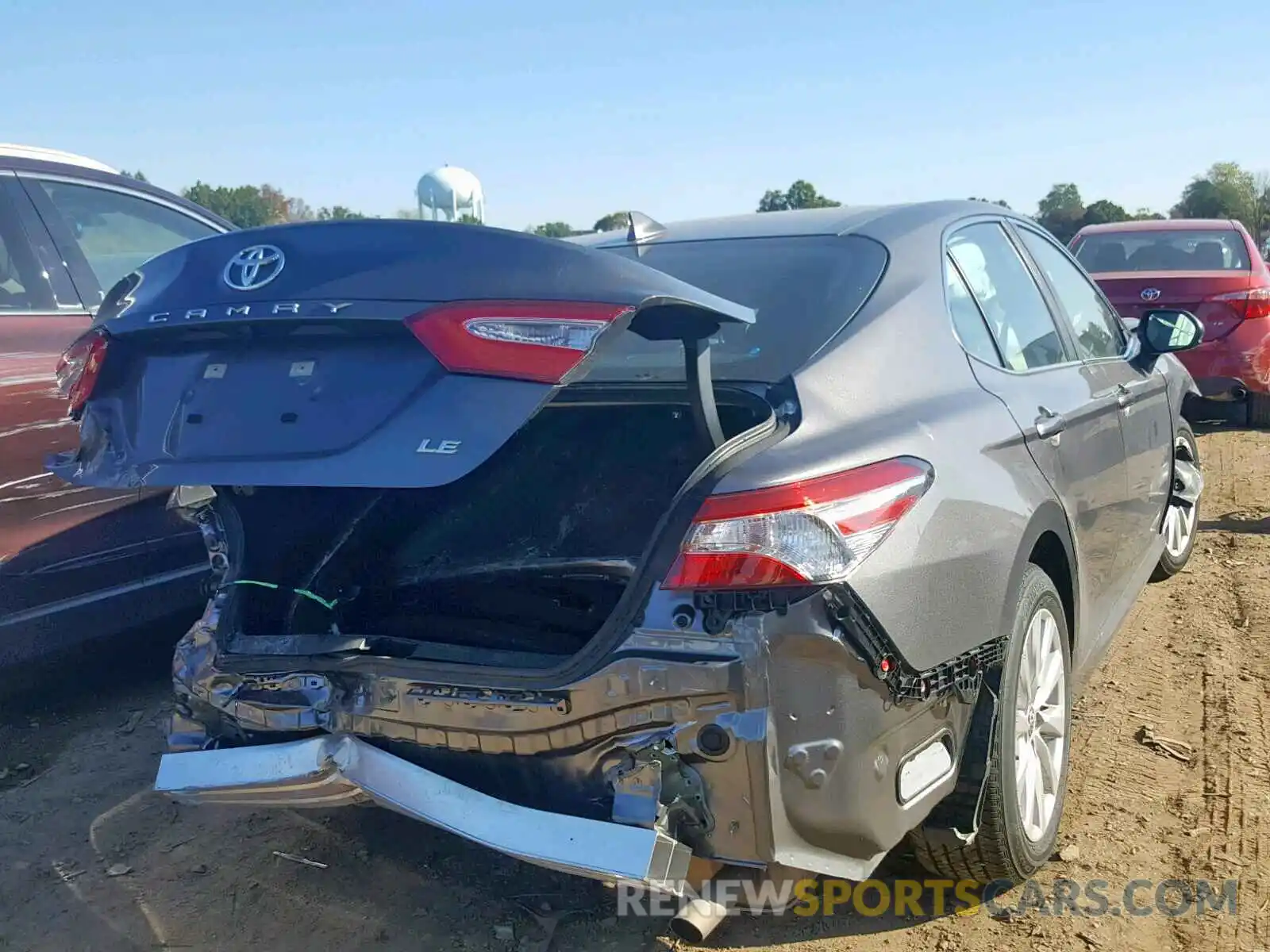 4 Photograph of a damaged car 4T1B11HK8KU786218 TOYOTA CAMRY 2019