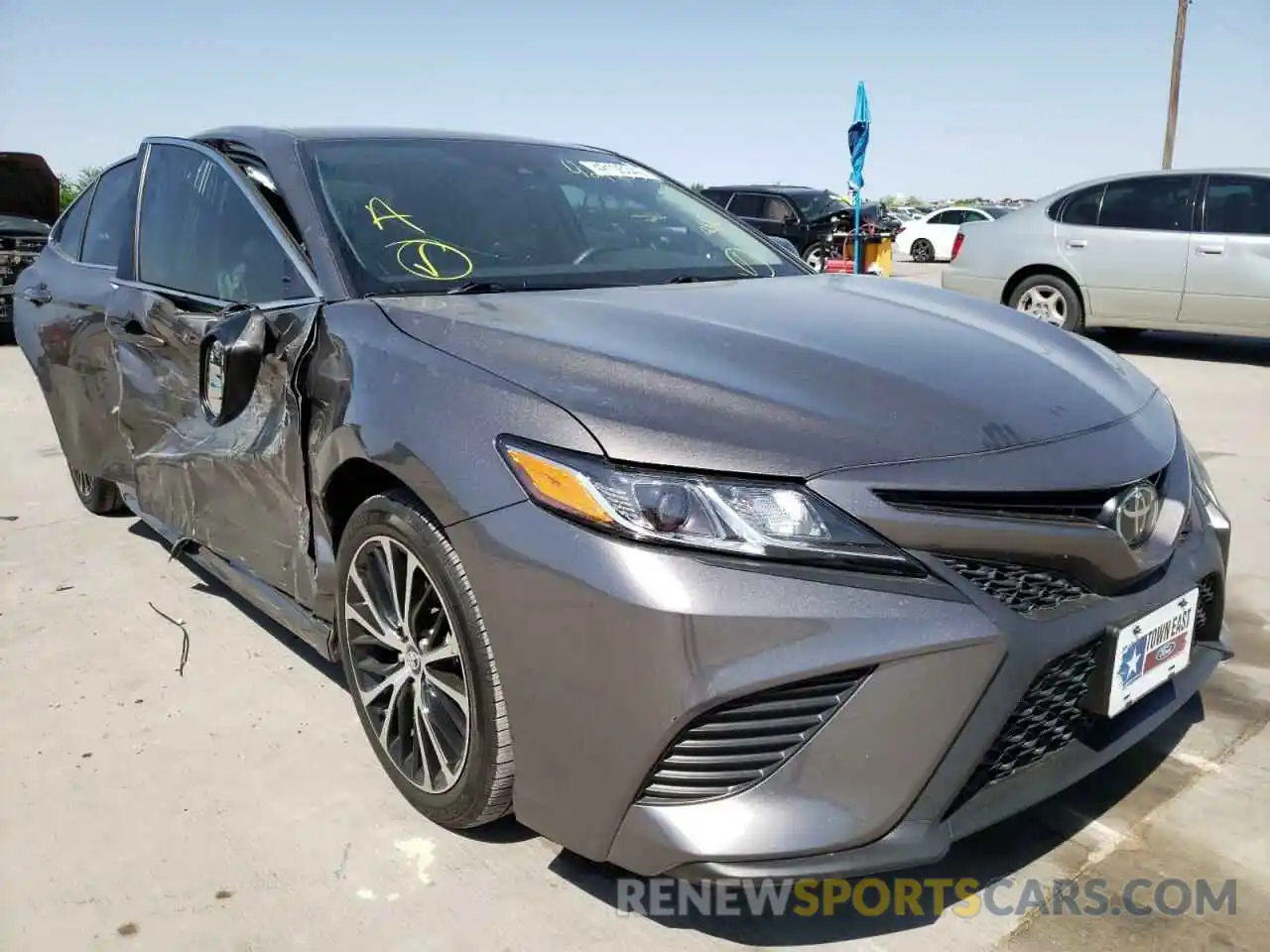 1 Photograph of a damaged car 4T1B11HK8KU788552 TOYOTA CAMRY 2019