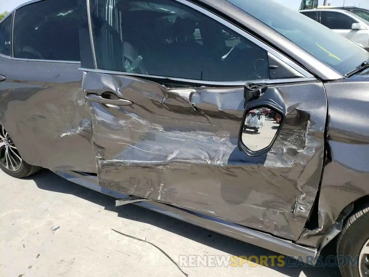 9 Photograph of a damaged car 4T1B11HK8KU788552 TOYOTA CAMRY 2019