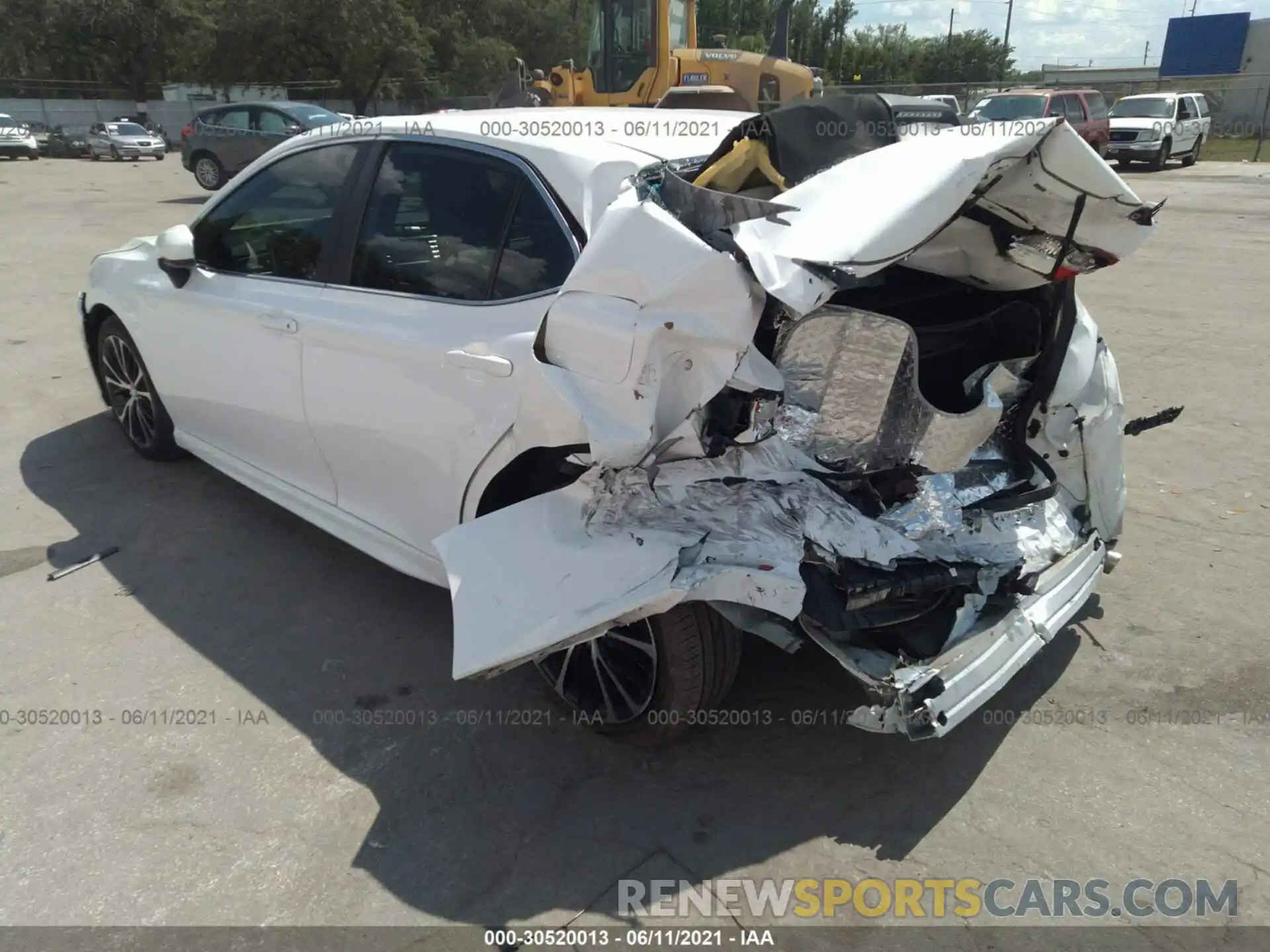 3 Photograph of a damaged car 4T1B11HK8KU793573 TOYOTA CAMRY 2019