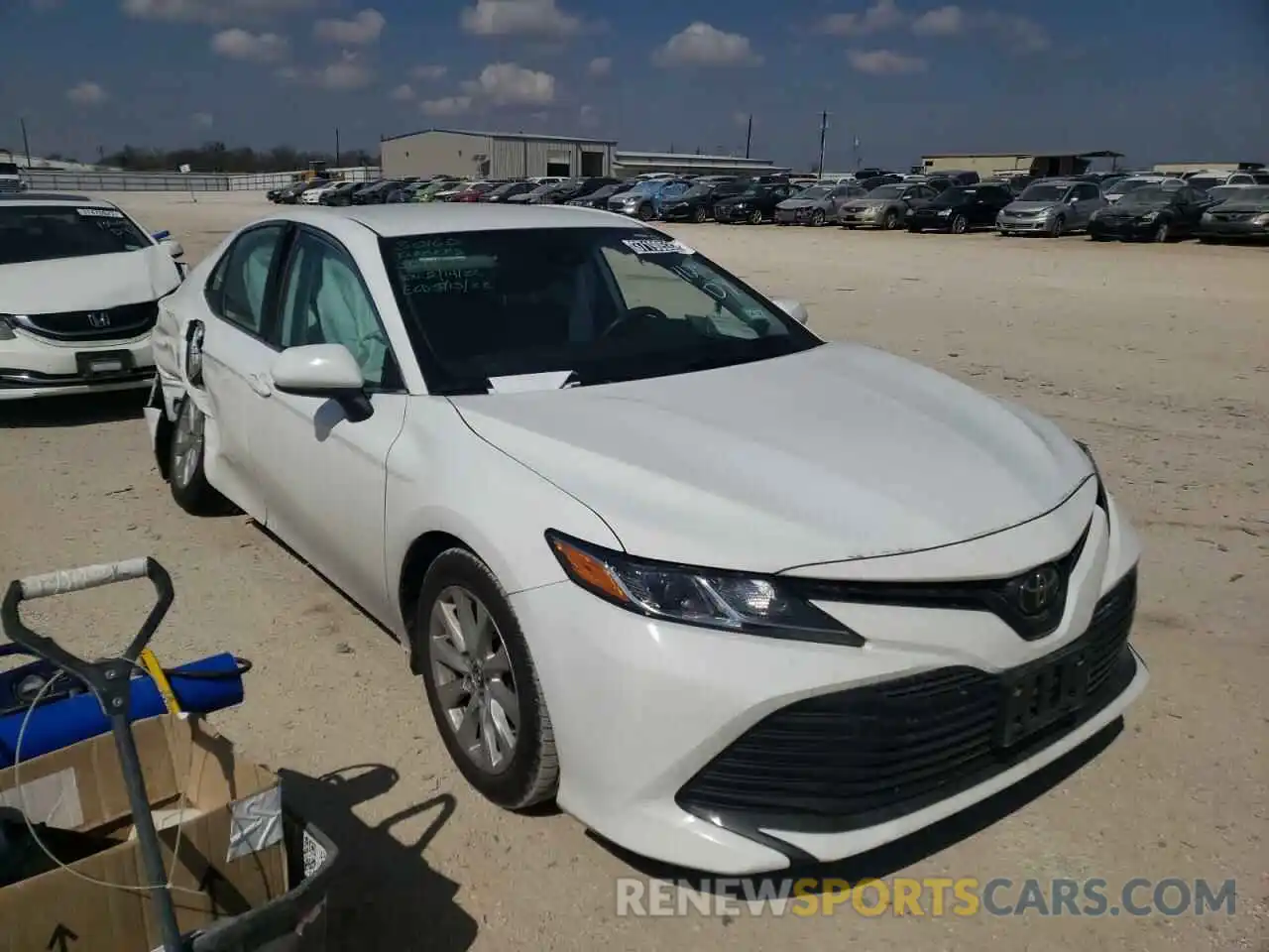 1 Photograph of a damaged car 4T1B11HK8KU795095 TOYOTA CAMRY 2019