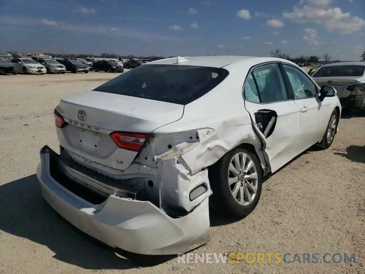 4 Photograph of a damaged car 4T1B11HK8KU795095 TOYOTA CAMRY 2019