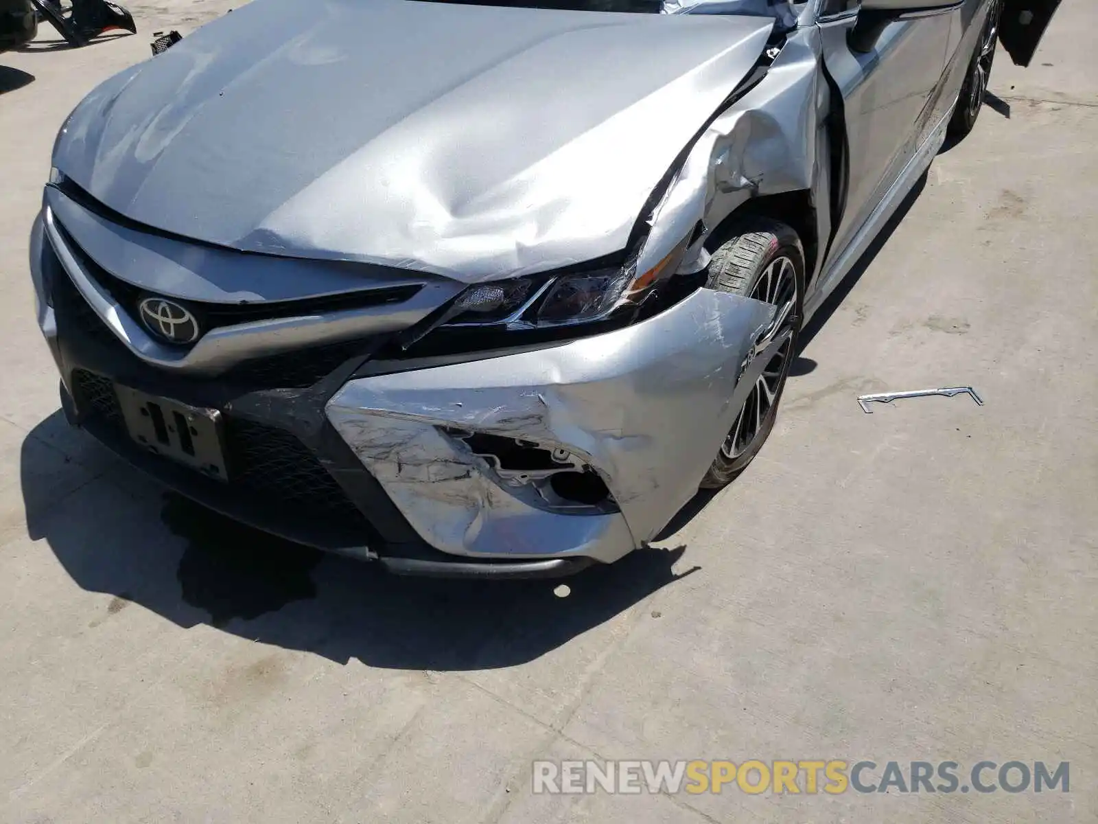 9 Photograph of a damaged car 4T1B11HK8KU798658 TOYOTA CAMRY 2019