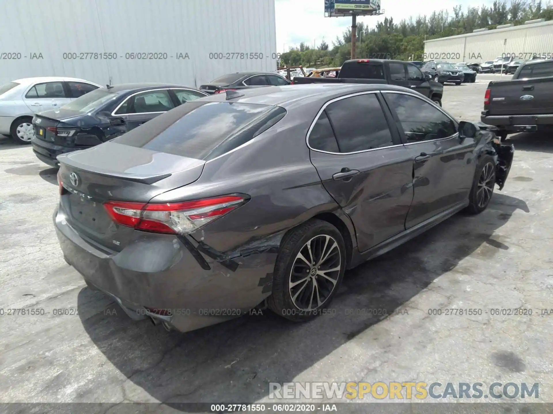 4 Фотография поврежденного автомобиля 4T1B11HK8KU799907 TOYOTA CAMRY 2019