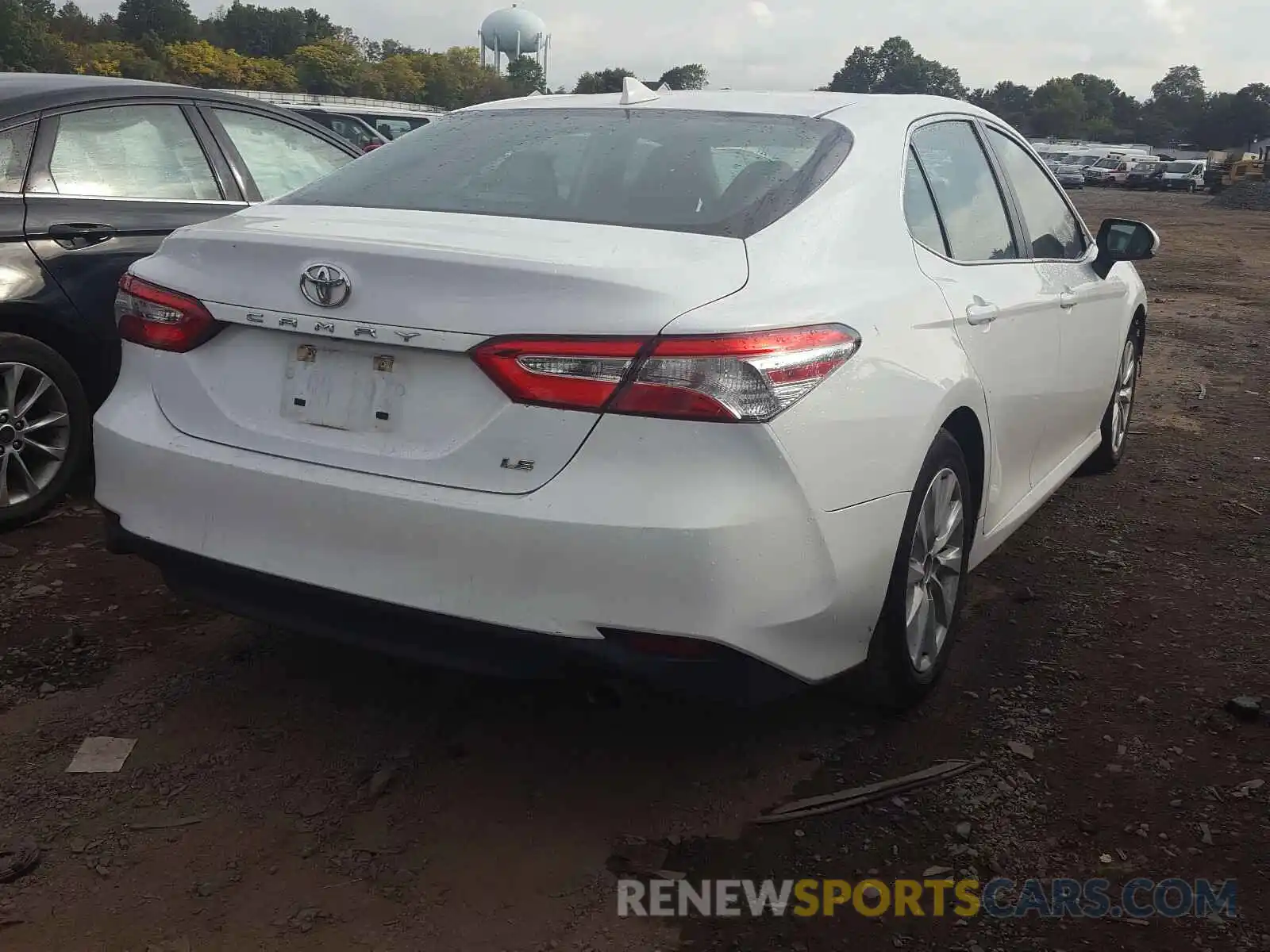 4 Photograph of a damaged car 4T1B11HK8KU801865 TOYOTA CAMRY 2019