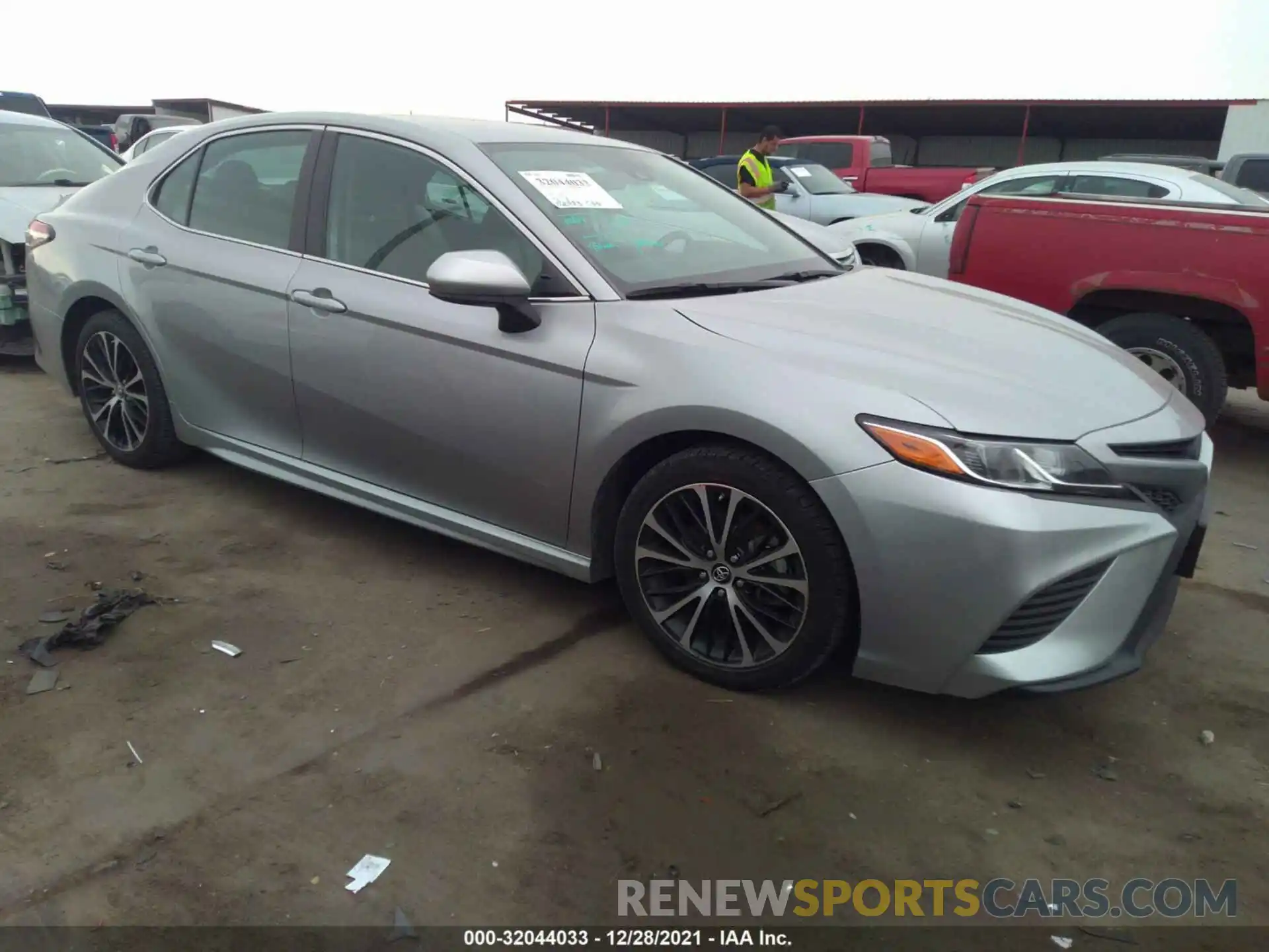 1 Photograph of a damaged car 4T1B11HK8KU801901 TOYOTA CAMRY 2019