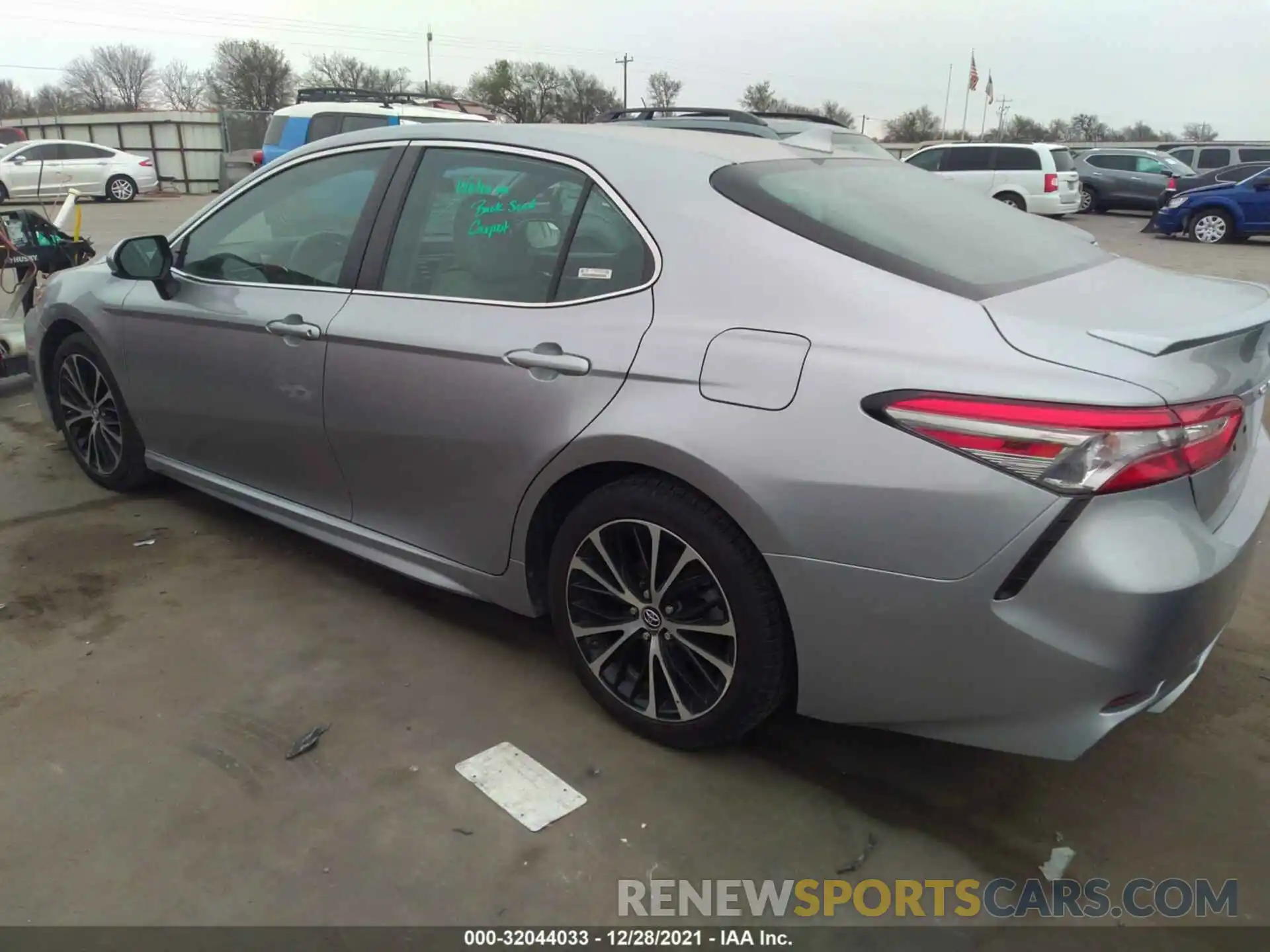 3 Photograph of a damaged car 4T1B11HK8KU801901 TOYOTA CAMRY 2019