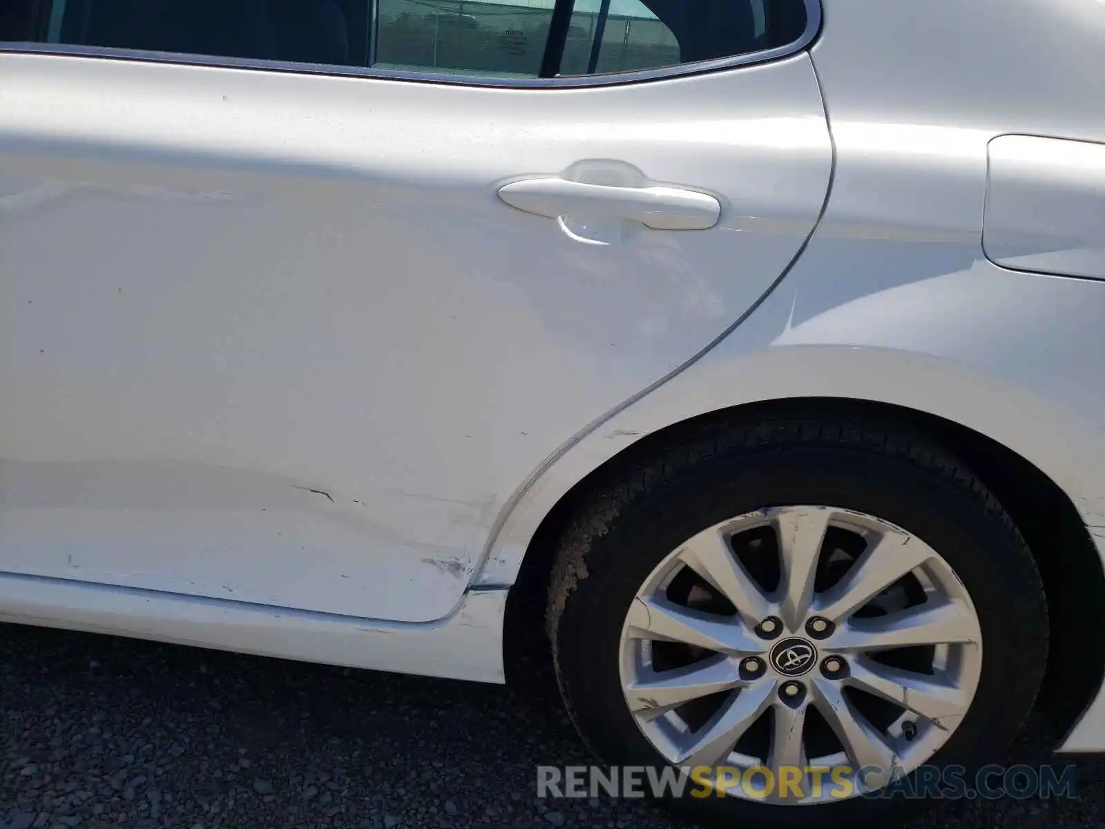 9 Photograph of a damaged car 4T1B11HK8KU804488 TOYOTA CAMRY 2019