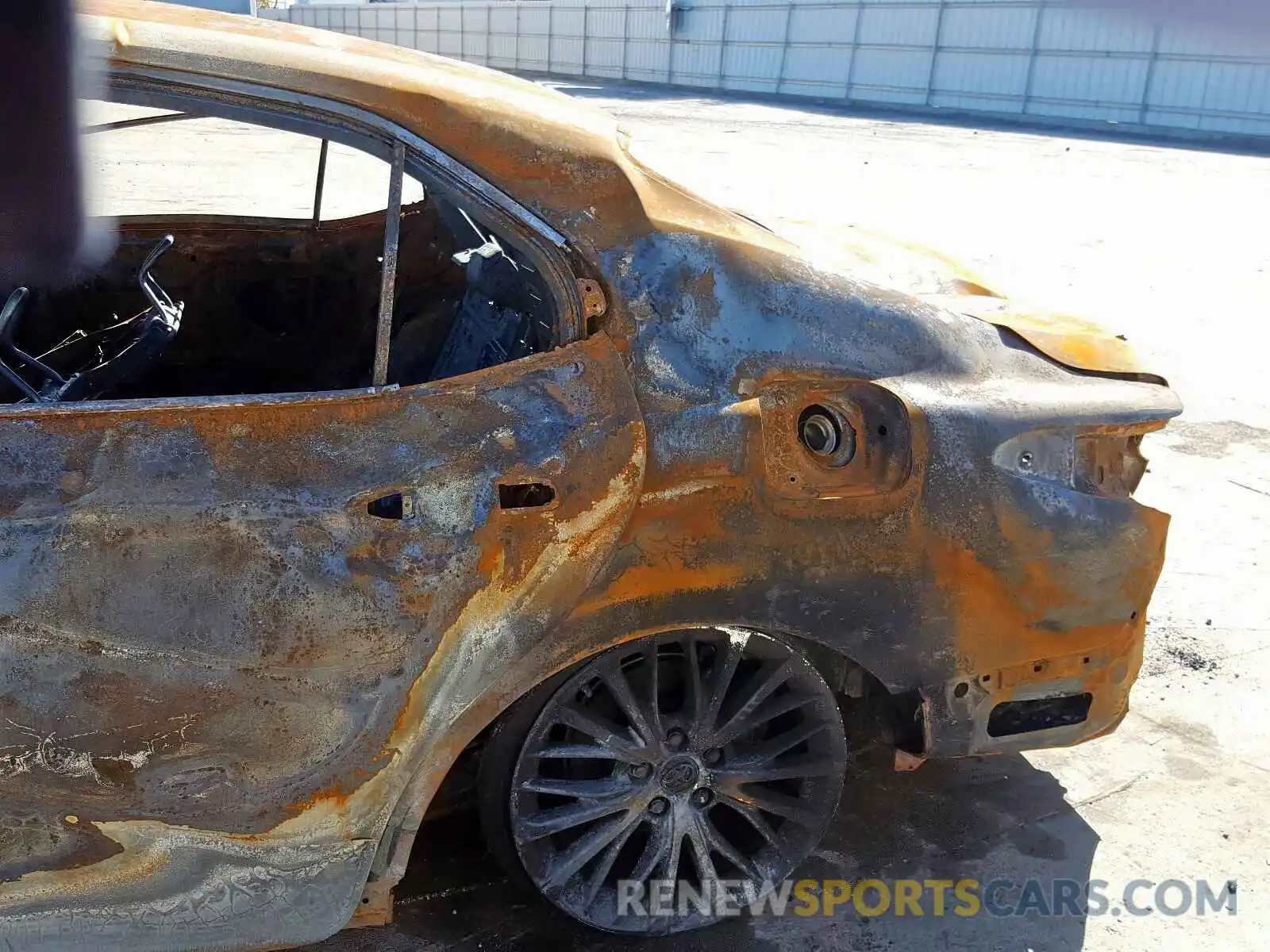 10 Photograph of a damaged car 4T1B11HK8KU804846 TOYOTA CAMRY 2019