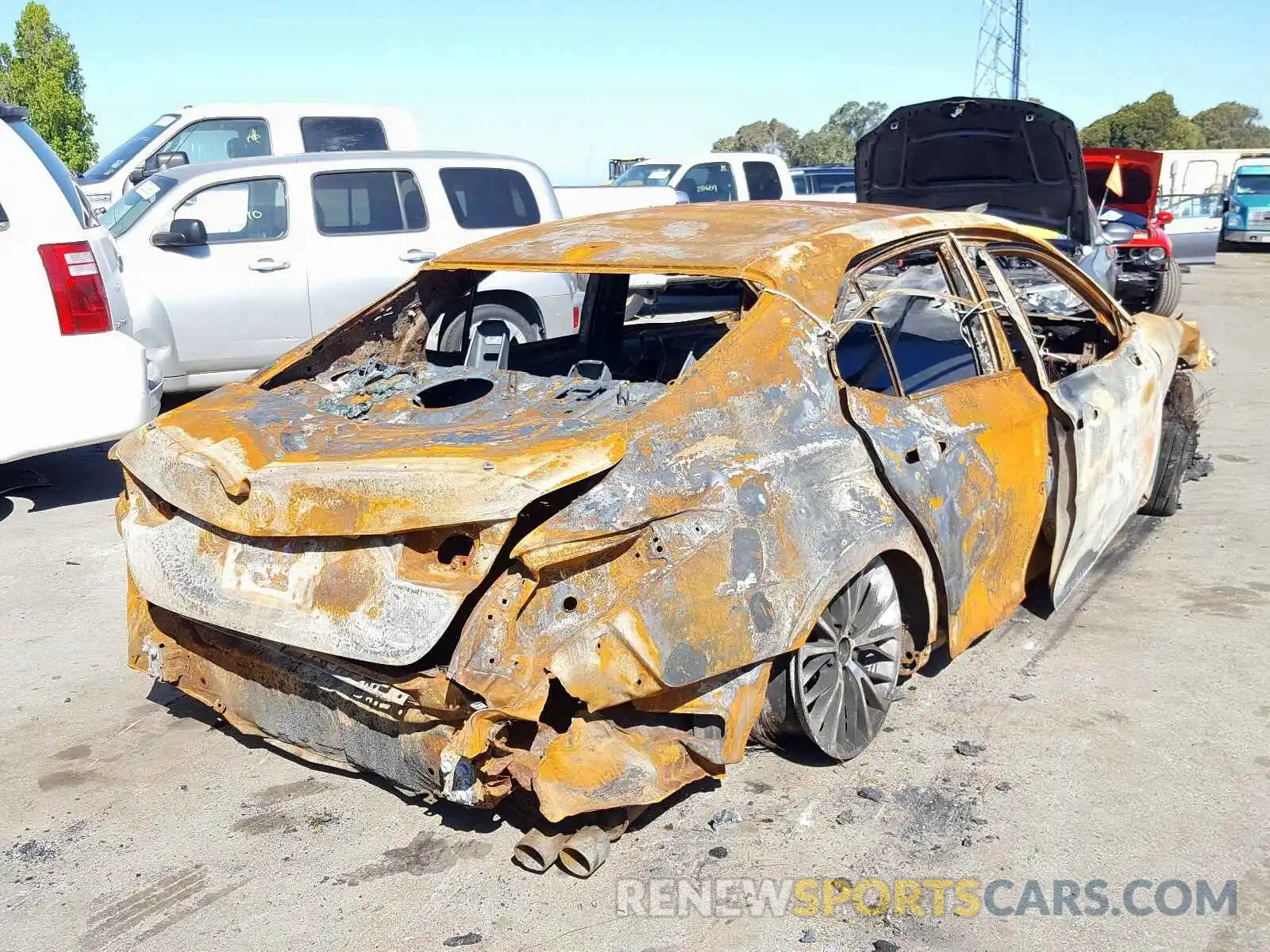 4 Photograph of a damaged car 4T1B11HK8KU804846 TOYOTA CAMRY 2019