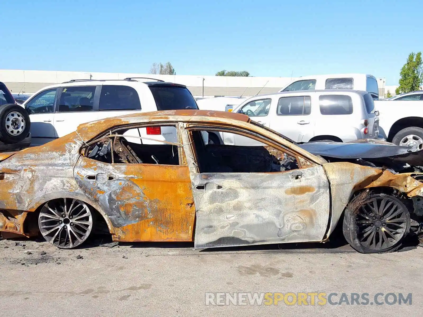 9 Photograph of a damaged car 4T1B11HK8KU804846 TOYOTA CAMRY 2019