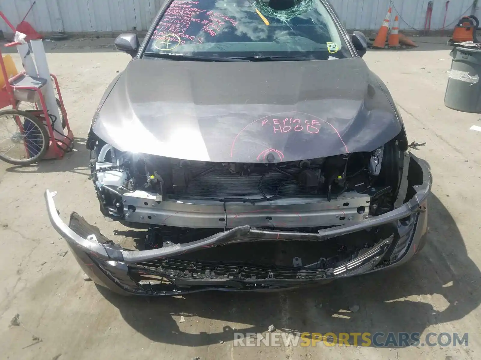 9 Photograph of a damaged car 4T1B11HK8KU805303 TOYOTA CAMRY 2019