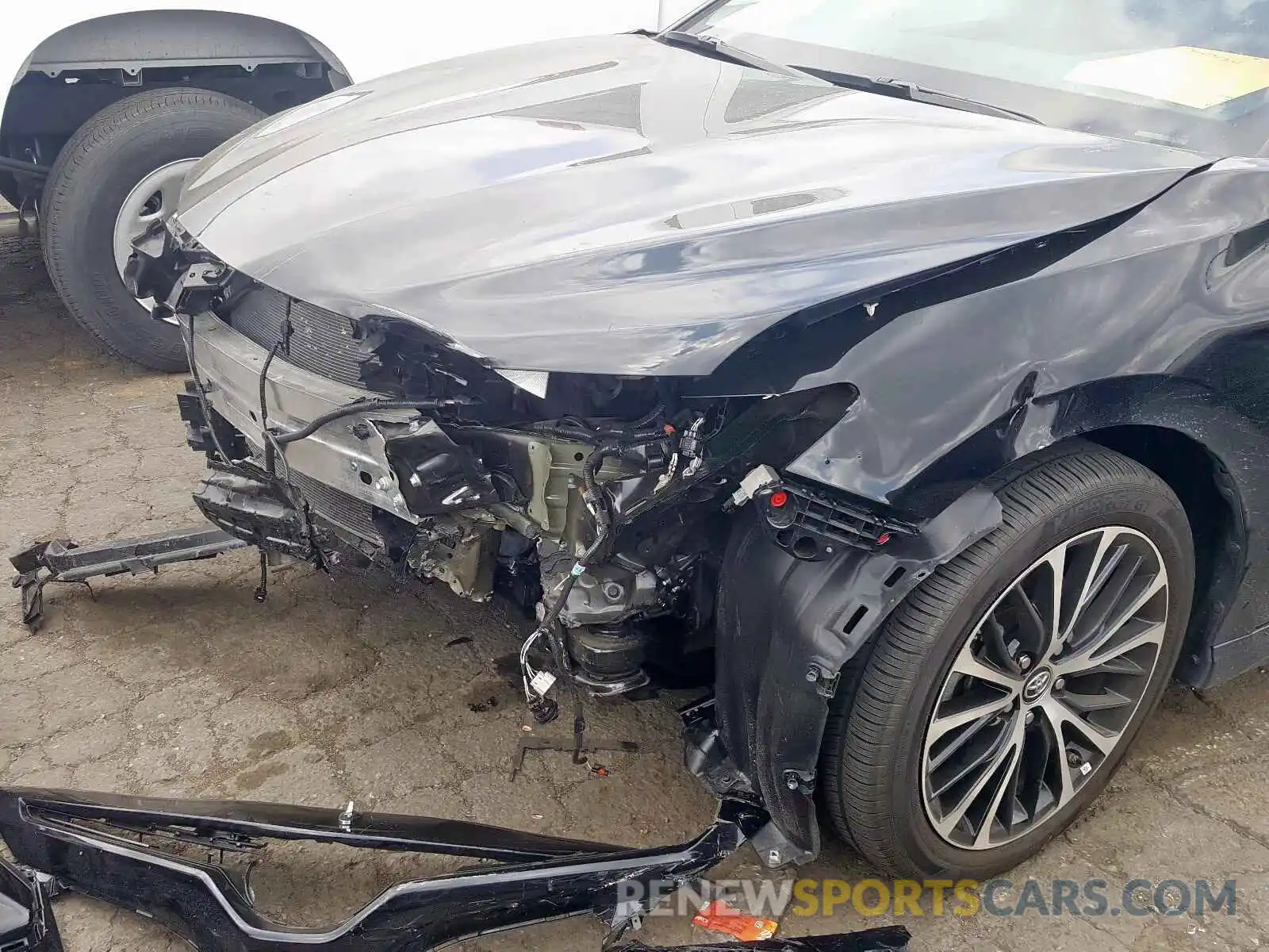 9 Photograph of a damaged car 4T1B11HK8KU805768 TOYOTA CAMRY 2019