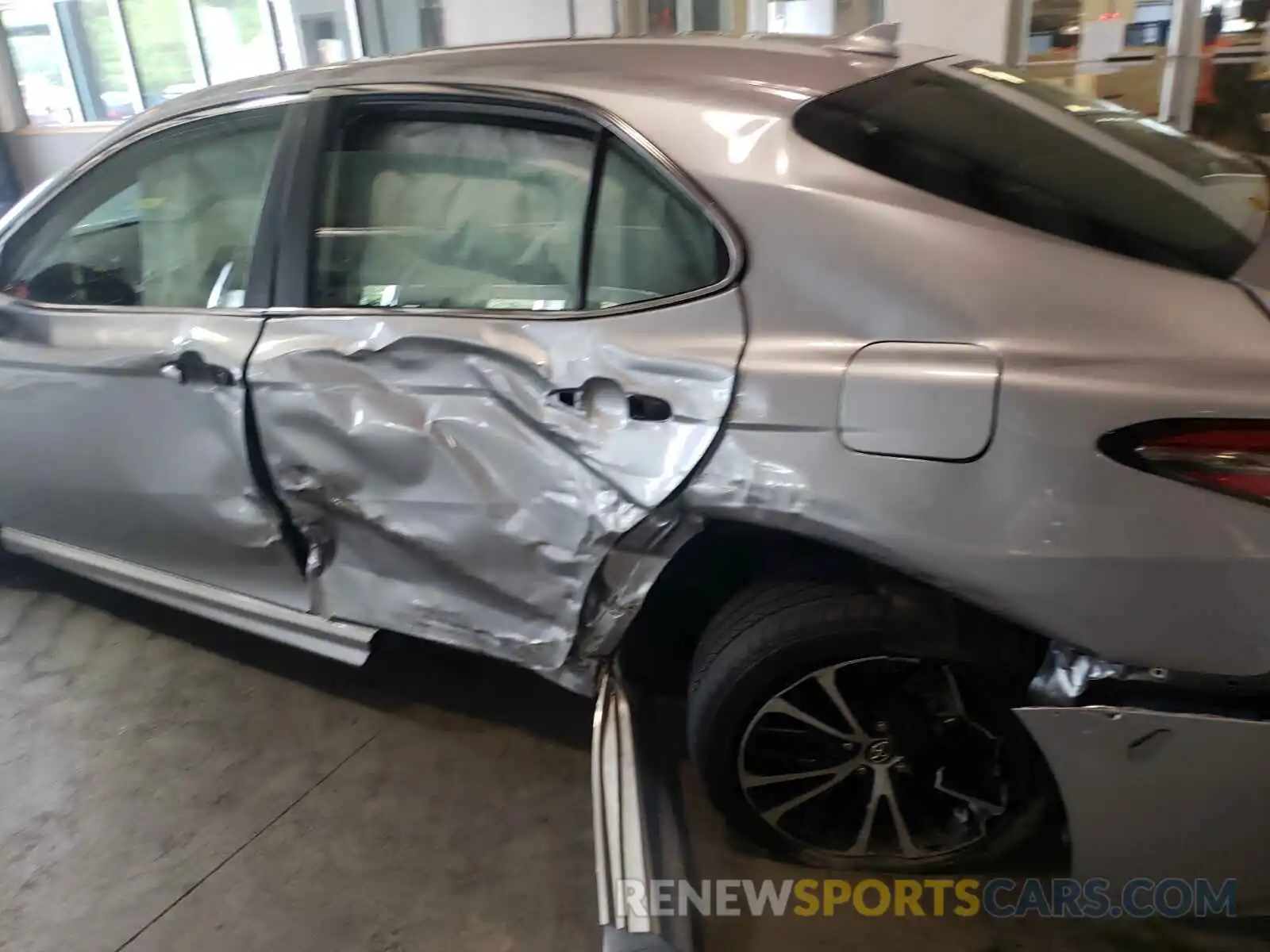 9 Photograph of a damaged car 4T1B11HK8KU805852 TOYOTA CAMRY 2019