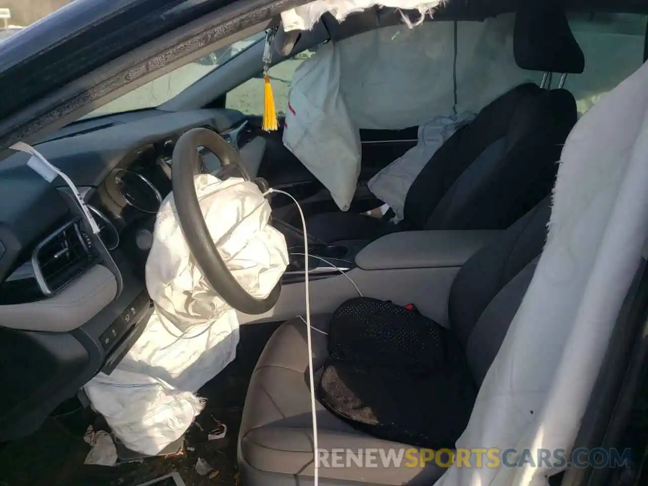 5 Photograph of a damaged car 4T1B11HK8KU806516 TOYOTA CAMRY 2019