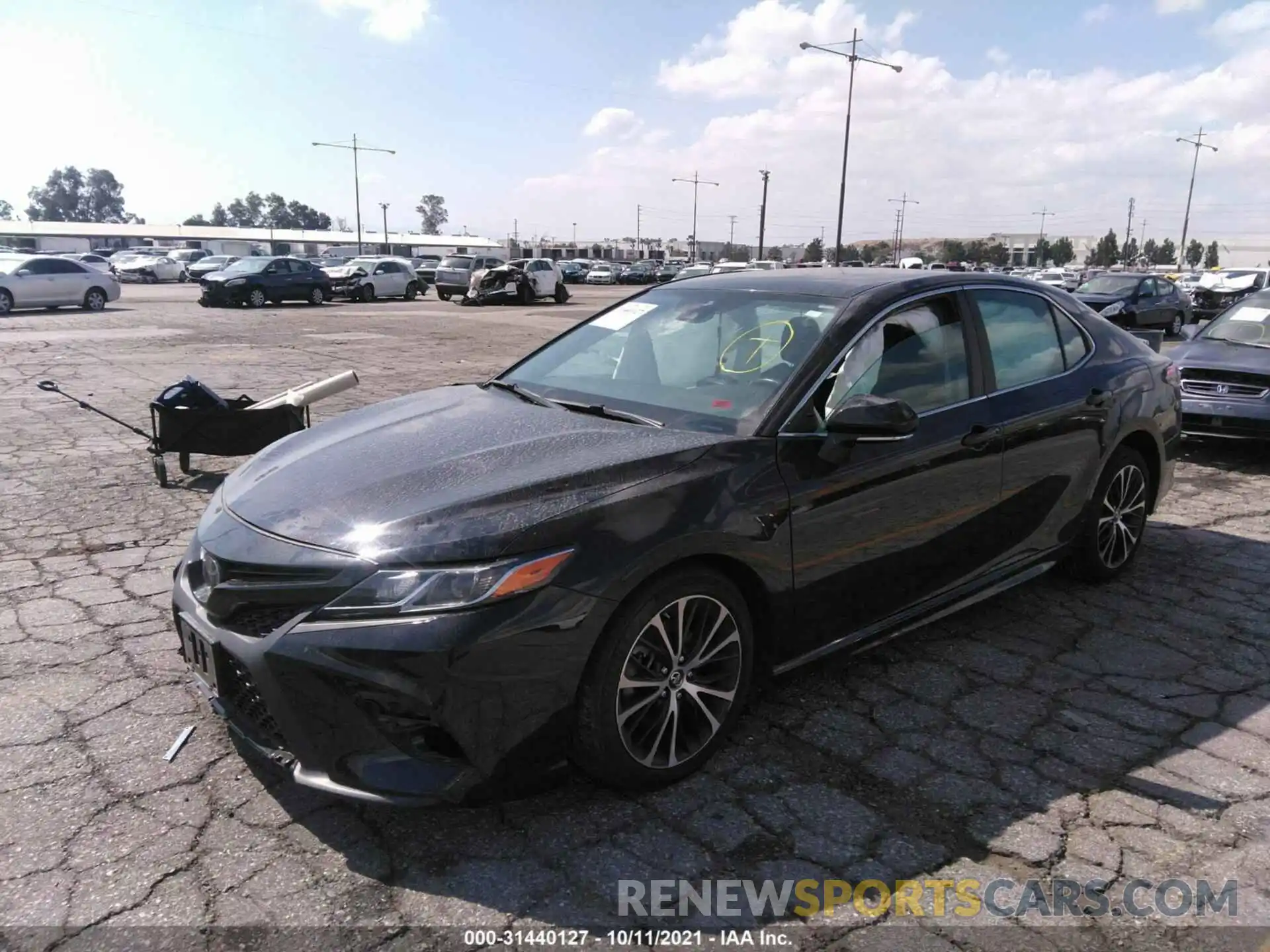 2 Photograph of a damaged car 4T1B11HK8KU808301 TOYOTA CAMRY 2019