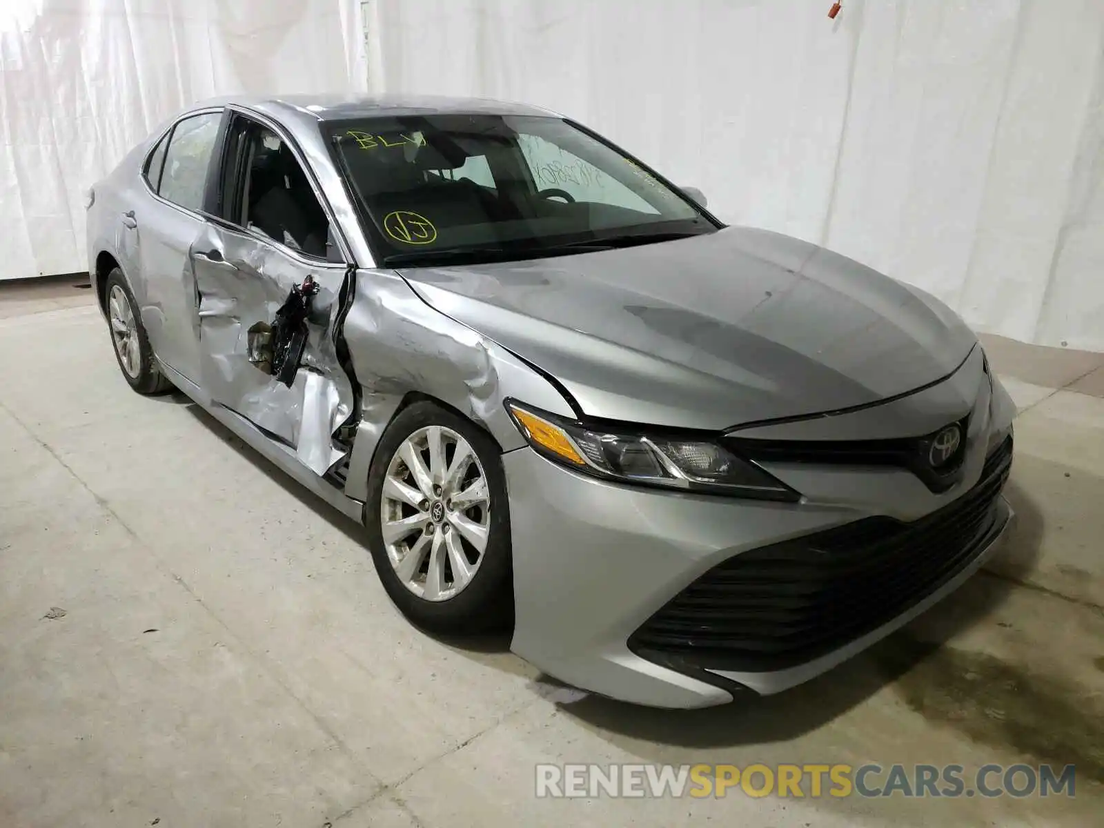 1 Photograph of a damaged car 4T1B11HK8KU808542 TOYOTA CAMRY 2019