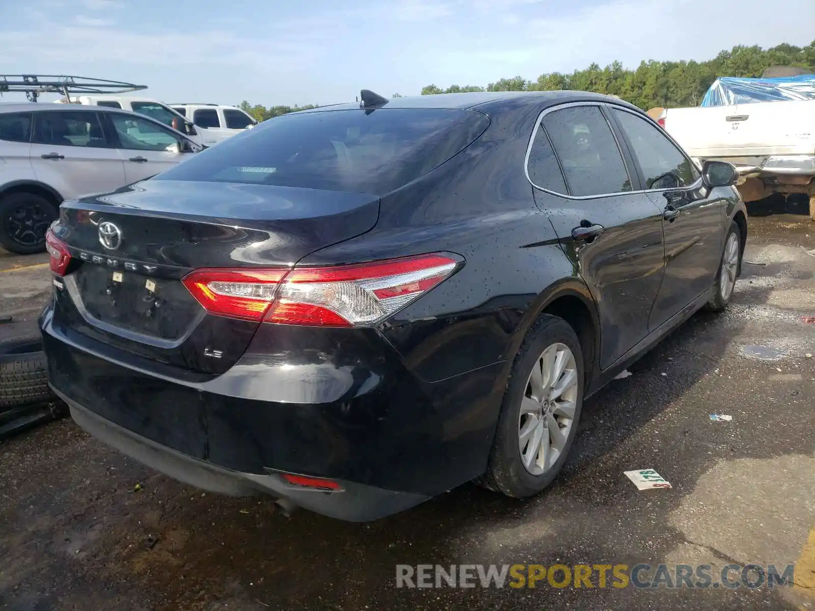 4 Photograph of a damaged car 4T1B11HK8KU808864 TOYOTA CAMRY 2019