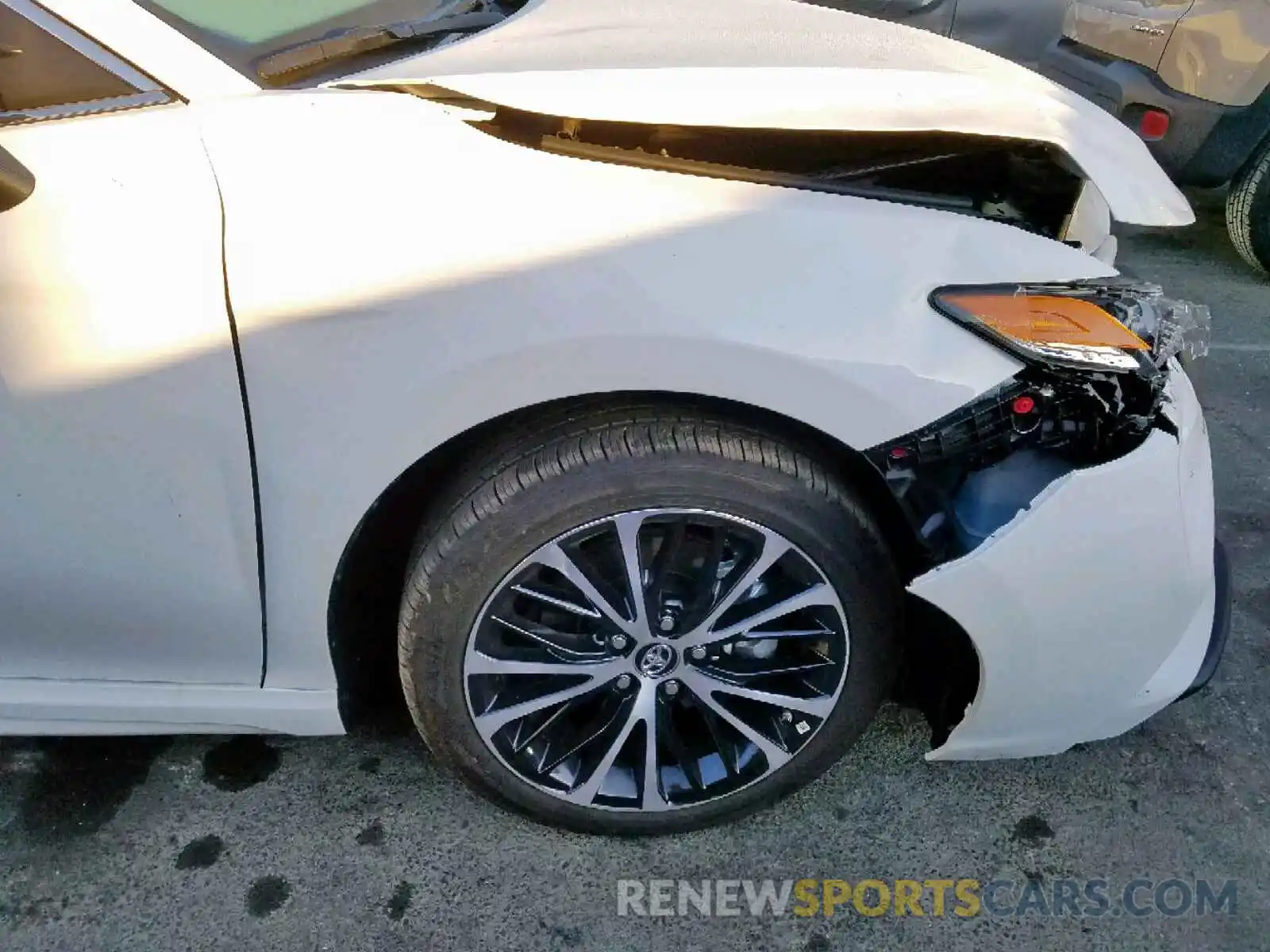 9 Photograph of a damaged car 4T1B11HK8KU810288 TOYOTA CAMRY 2019