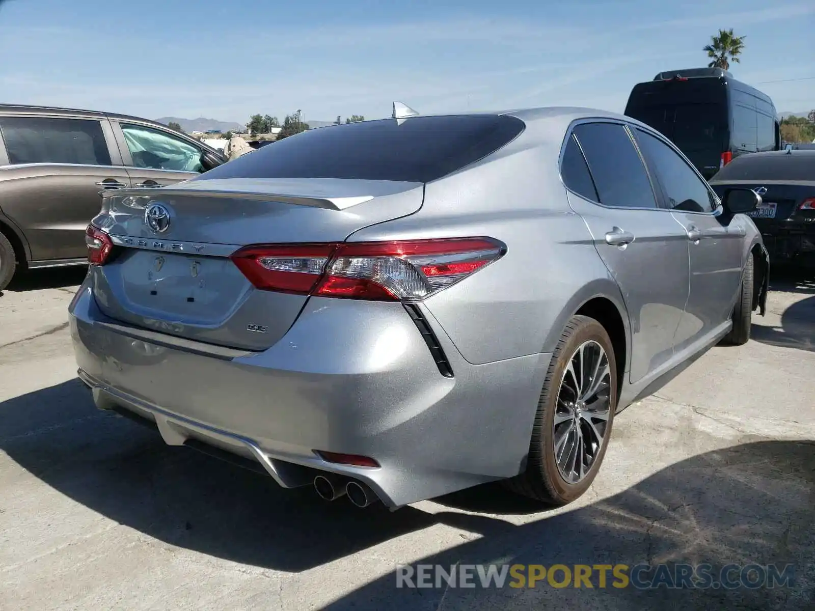 4 Photograph of a damaged car 4T1B11HK8KU812137 TOYOTA CAMRY 2019