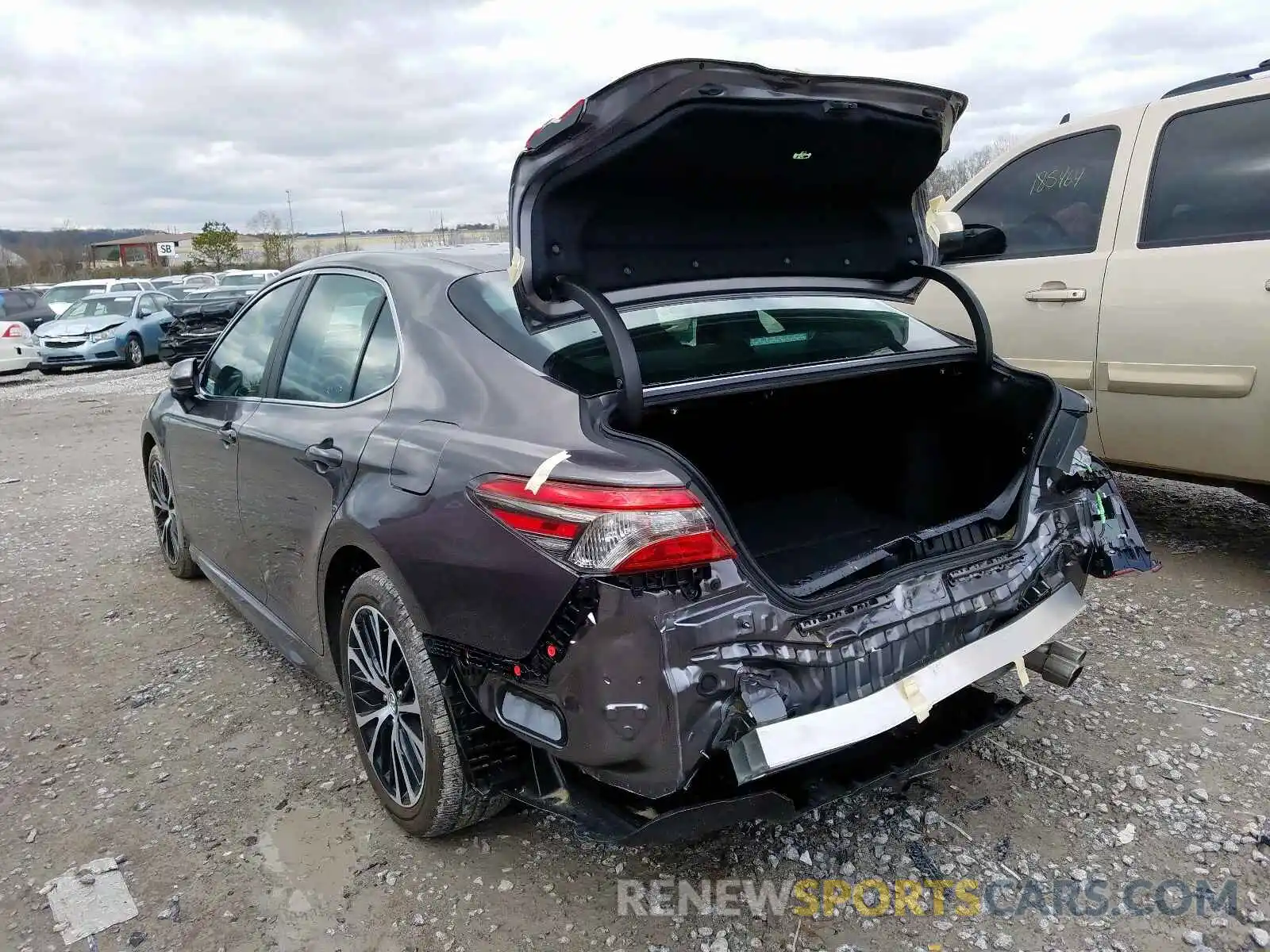 3 Photograph of a damaged car 4T1B11HK8KU815331 TOYOTA CAMRY 2019