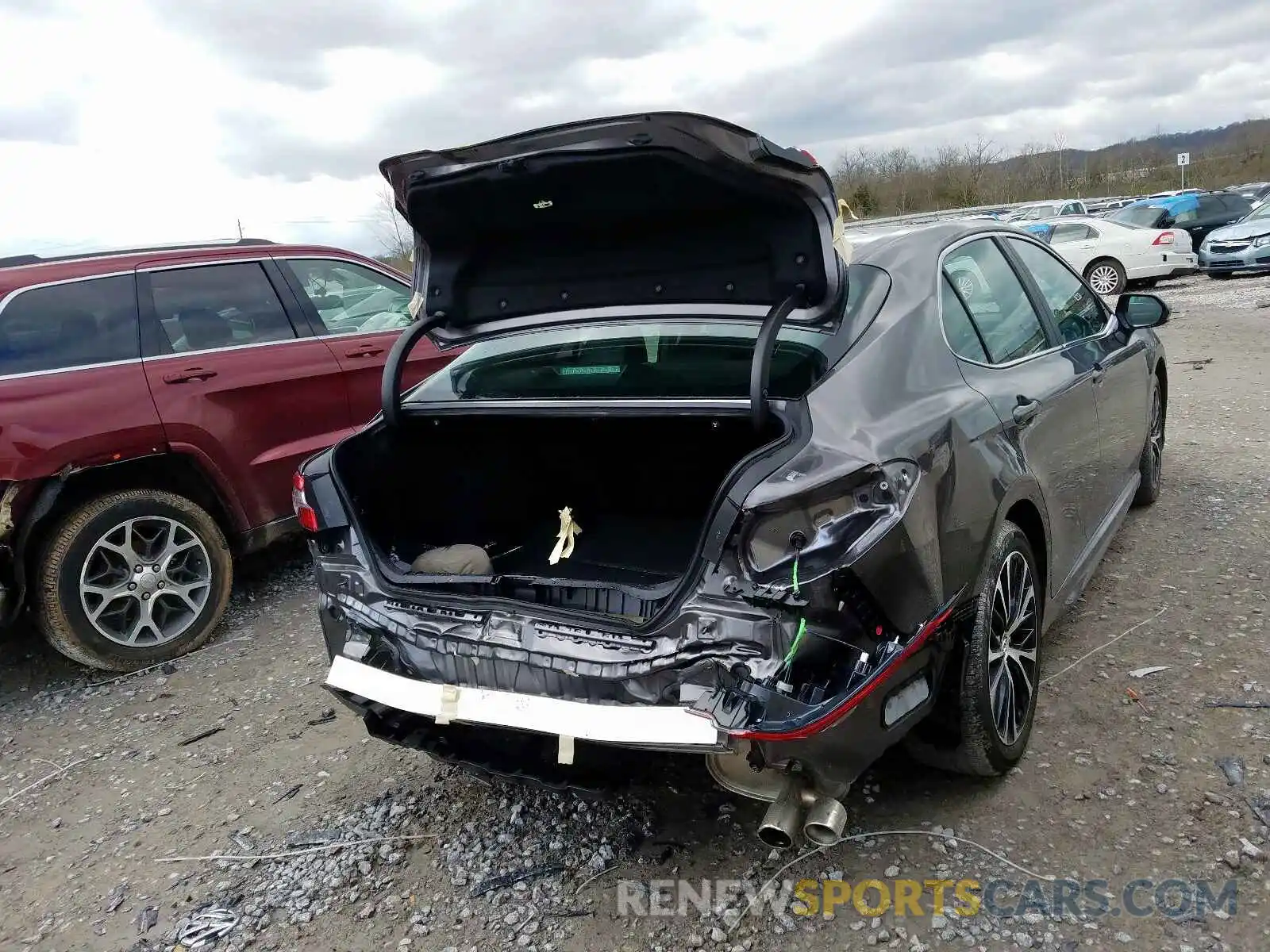 4 Фотография поврежденного автомобиля 4T1B11HK8KU815331 TOYOTA CAMRY 2019